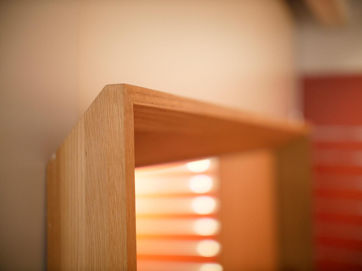 Garderobenpaneel Mit Rahmen Asymmetrisch Holz Eiche Natur Geölt Mit Bewegungssensor Und Licht Warmweiß