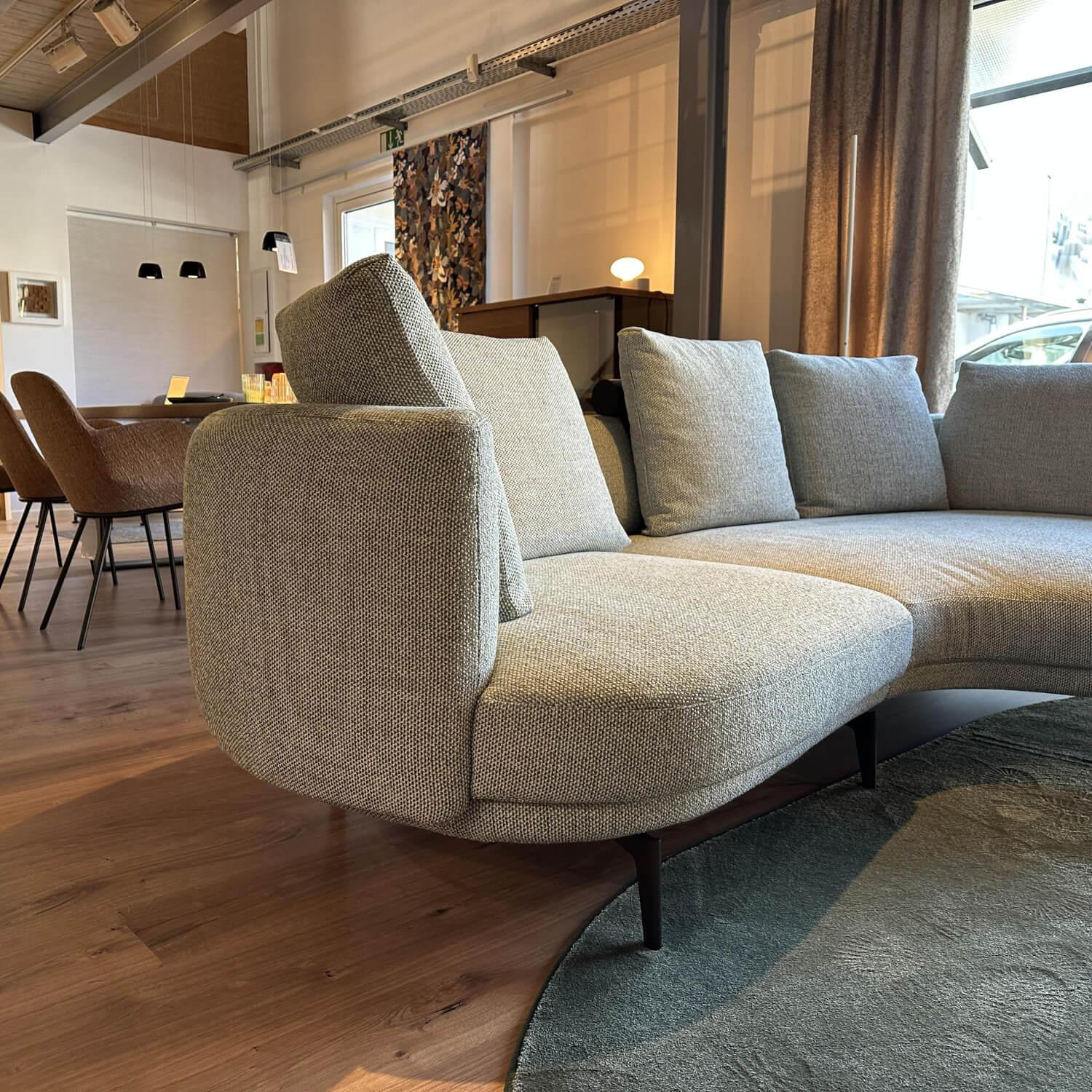 Walter Knoll - Ecksofa Maaru Stoff 40 Safire Sage Grün Grau Gestell Metall Bronze Matt mit Kissen - 11