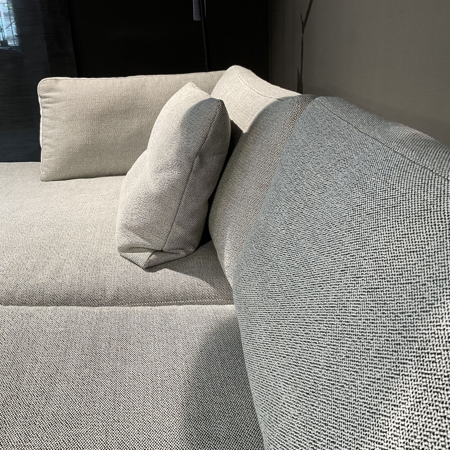 08db939ab5cef4bdccad2289f7c3aca68ef704cf_Sofa_Conseta_aus_Stoff_in_Grau_024100429_008