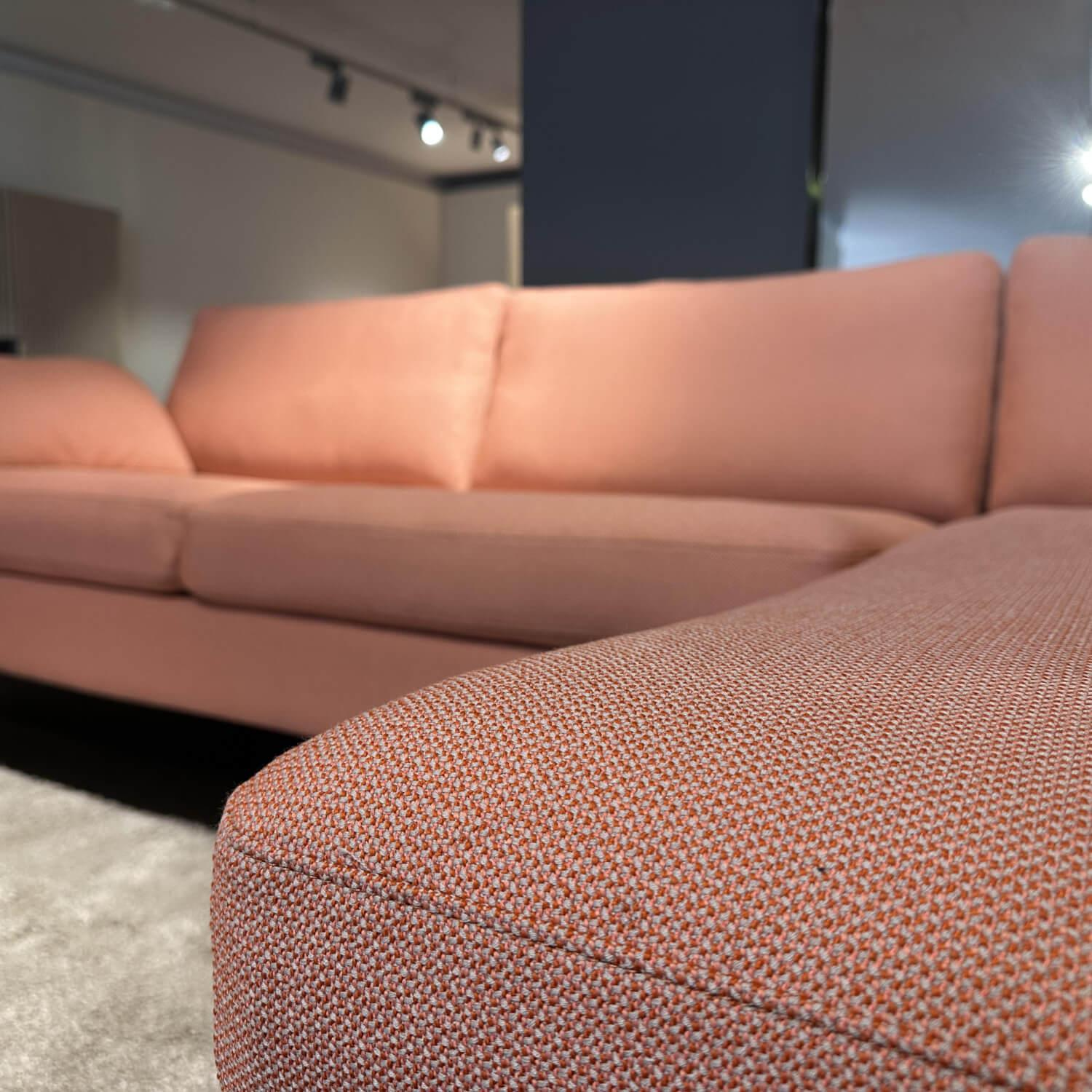 COR - Ecksofa Stoff Grapefruit 10071 Rosa Füße Lack RAL 3012 Rosa Inklusive Armlehnkissen - 5
