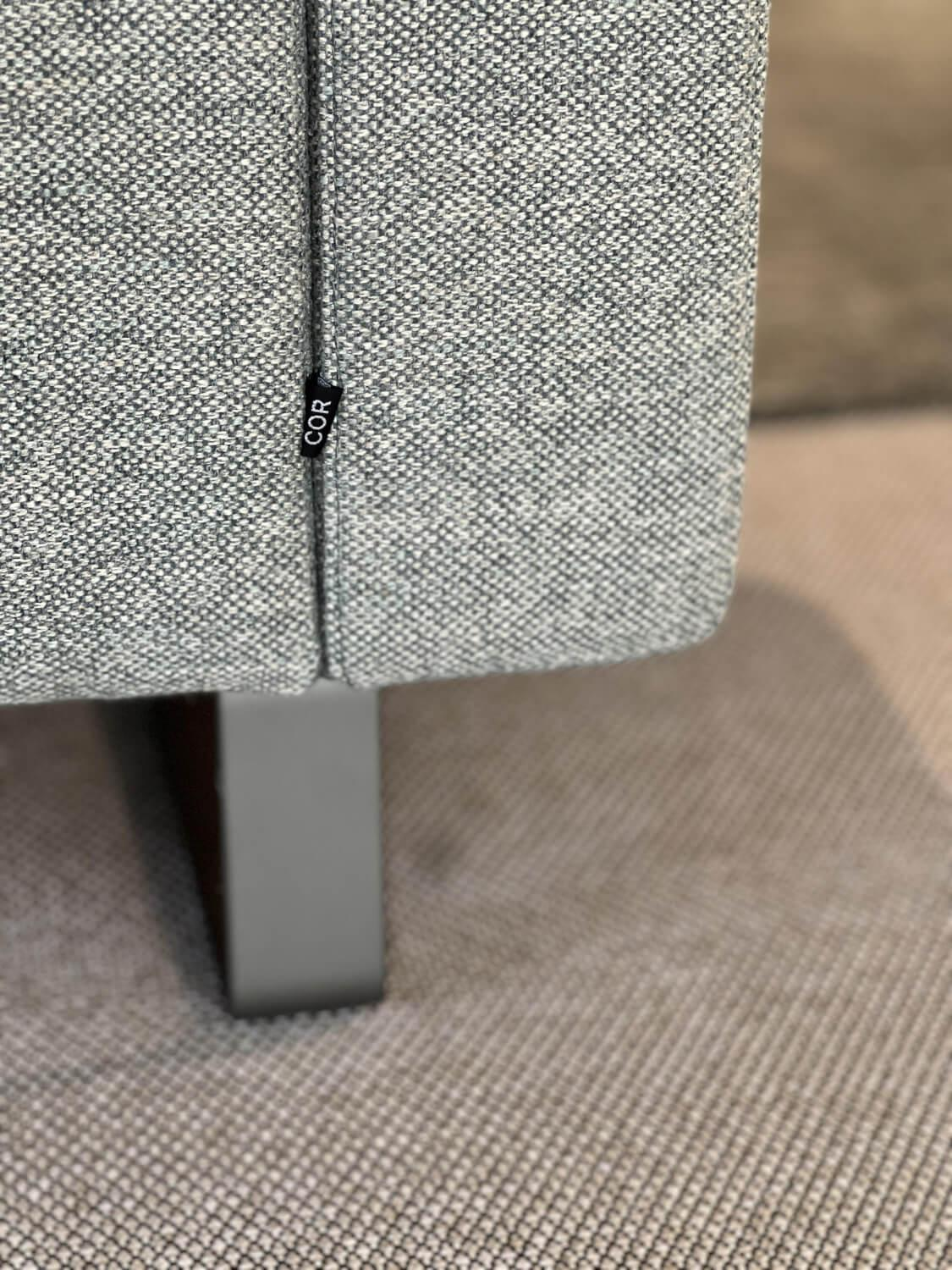 COR - Ecksofa Conseta Stoff 8156 Mint Grau Grün Füße Metallkufen Platin Feinstruktur - 8