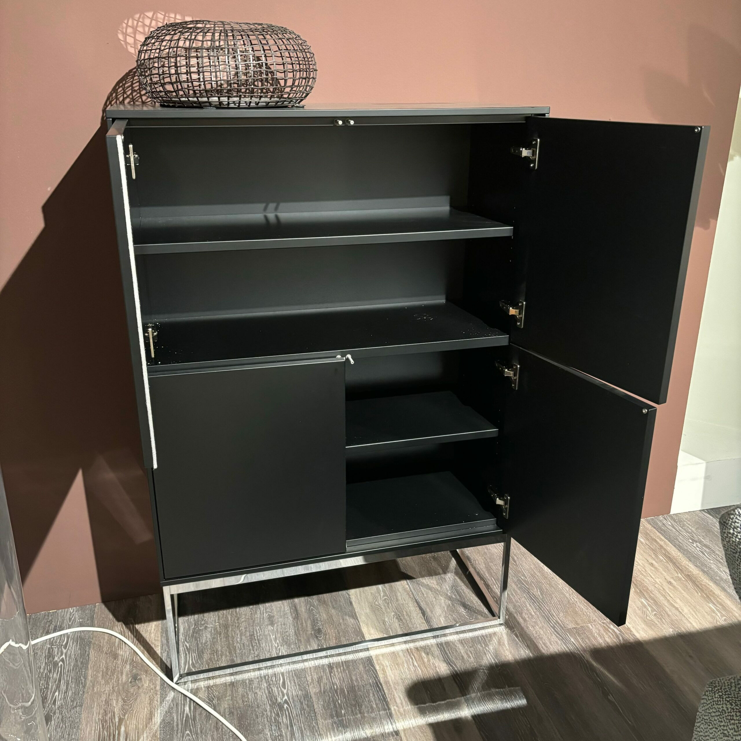Musterring - Highboard Kara Frame Lack Schwarz Gestell Chrom Glänzend  - 4