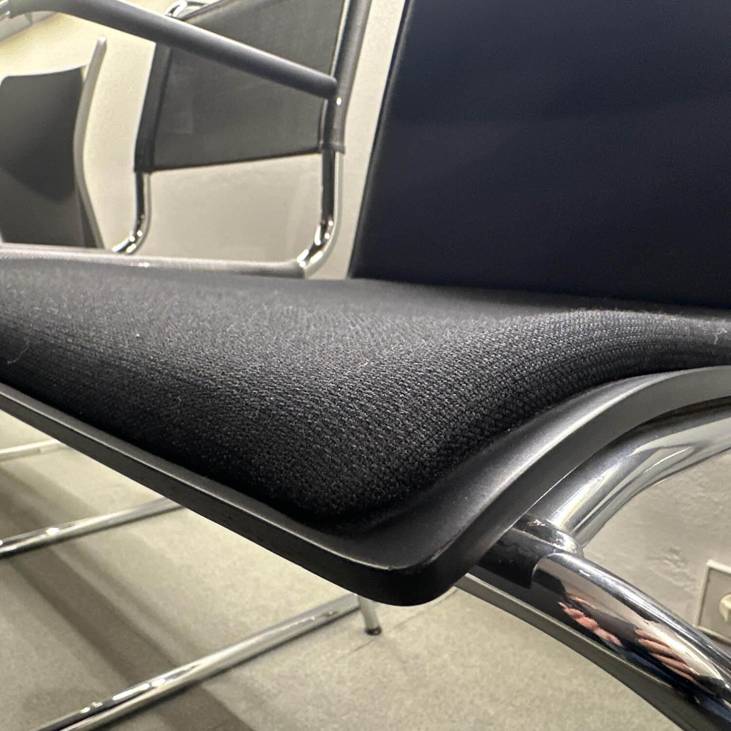 Thonet - Polsterarmlehnstuhl S162 PF Stoff Cava 3 192 Schwarz Schale Formholz Buche Schwarz Gebeizt Gestell Rundrohr Verchromt - 4