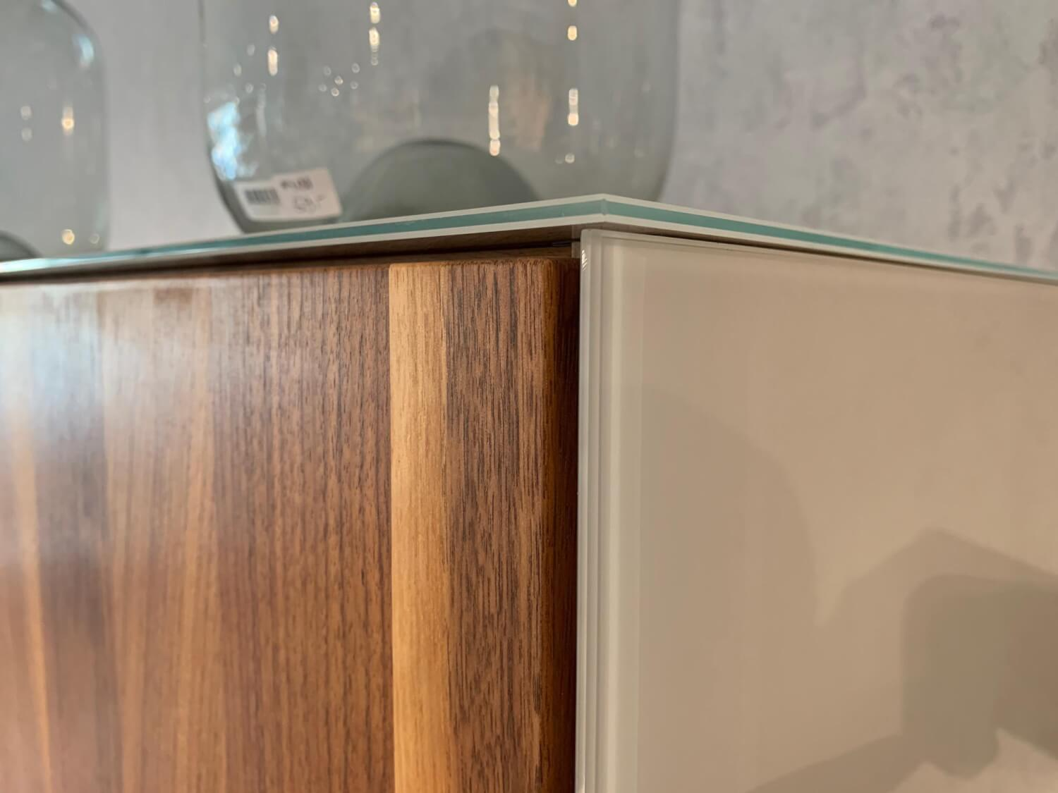 Team 7 - Wohnwand Cubus Pure Nussbaum Naturöl Glas Weiß Glänzend - 8