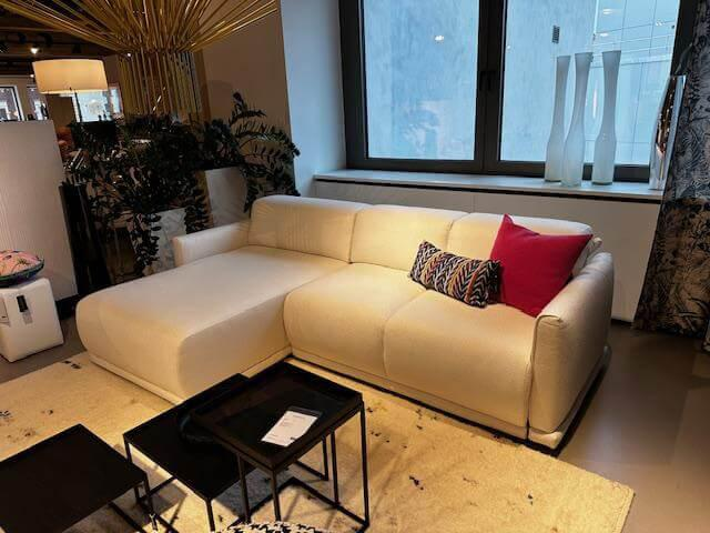 Christine Kröncke - Schlafsofa Bente Stoff Matteo Ecrue 090 Beige Grau Füße Schwarz Mit Longchair - 2