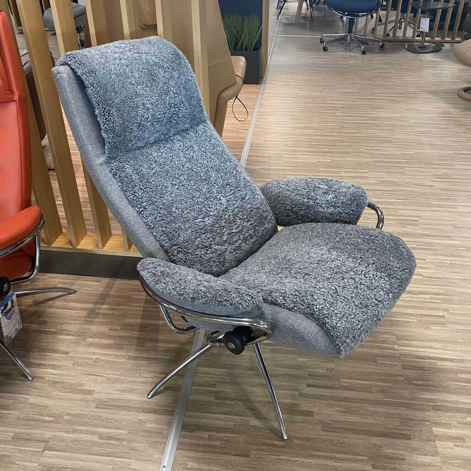 stressless-paris-stressless-sessel-mit-hocker-paris-high-back-limited-edition-calido-grey-sheepskin-star-base-chrom-standard-base-71bca92d701a Stressless - Stressless Sessel mit Hocker Paris High Back Limited Edition Calido Grey Sheepskin Star Base Chrom S - 7