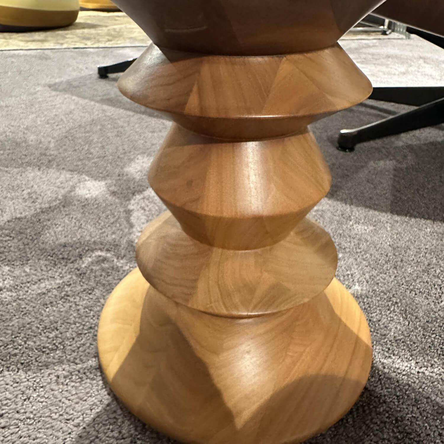 Vitra - Hocker Stools A Nussbaum Massiv Gedrechselt Lackiert - 5