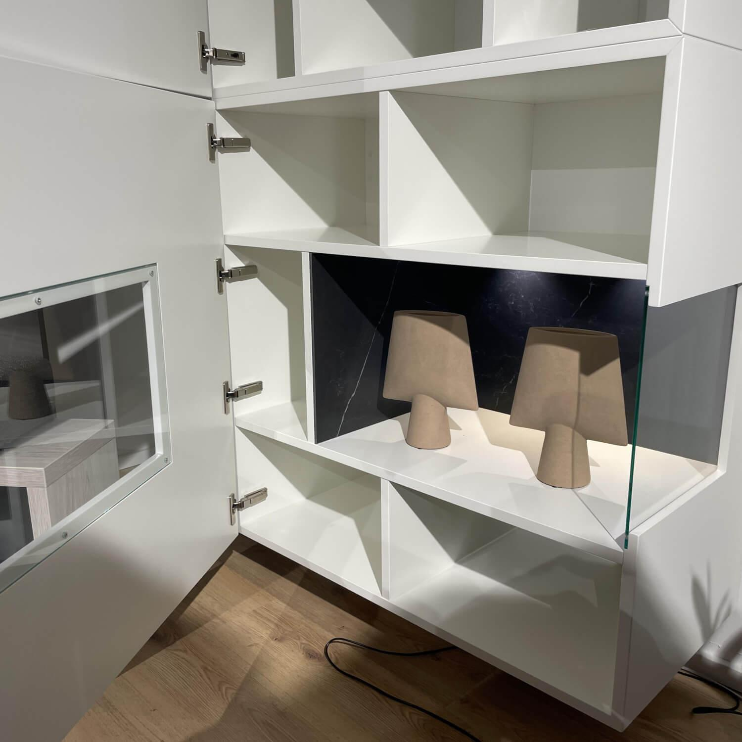 Sudbrock Vitrine Domino Lack 437-42-05477 | MÖBELFIRST.DE!