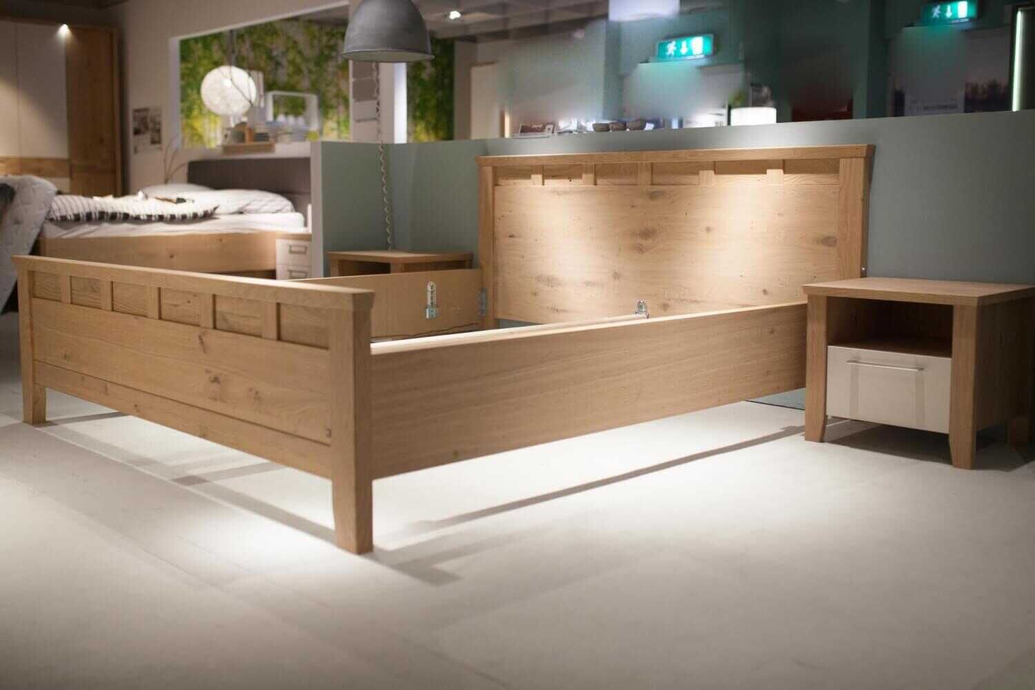 Musterring - Schlafzimmer Madlen MR Balkeneiche Lacksand 2914 Bett, Nachtkonsolen und Kleiderschrank - 2