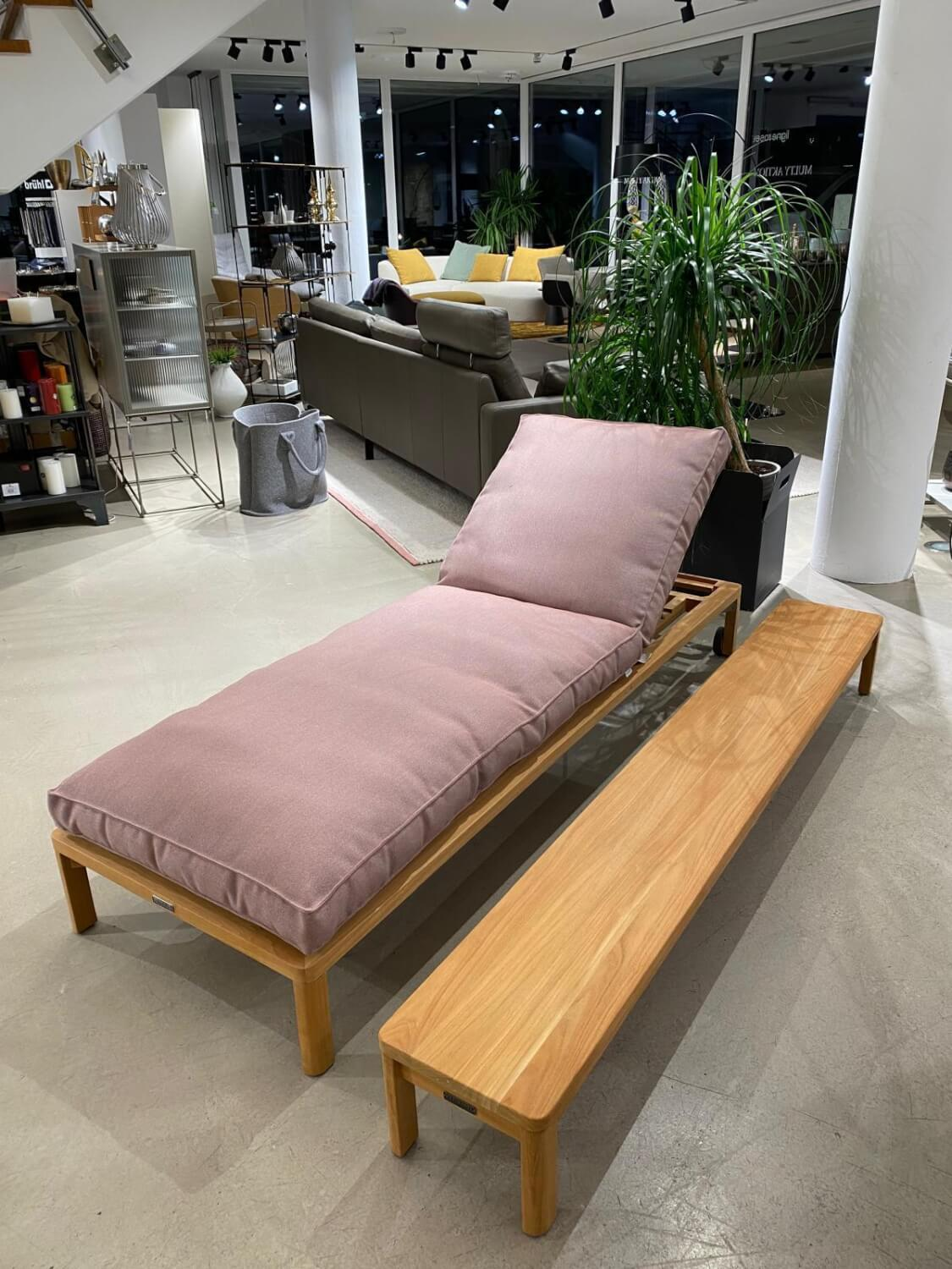 Weishäupl - Sonnenliege New Hampton Stoff Zori Hibiskus Rosa Teakholz mit Anstelltisch - 3