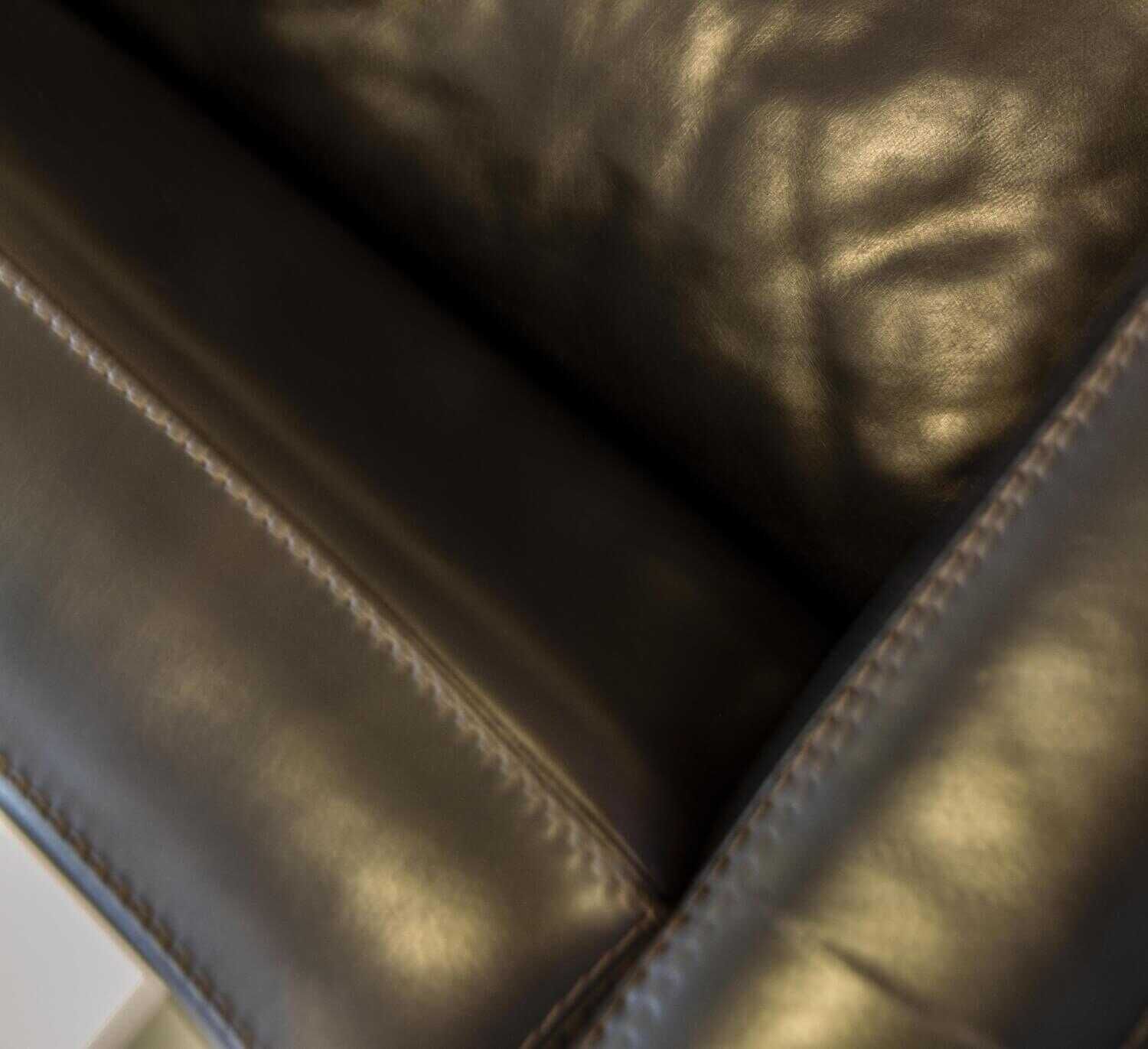 lambert-sofa-stanhope-lackleder-gl-C3-A4nzend-schokoladenbraun-f-C3-BC-C3-9Fe-massivholz-braun-3af924976790 Lambert - Sofa Stanhope Lackleder Glänzend Schokoladenbraun Füße Massivholz Braun - 5
