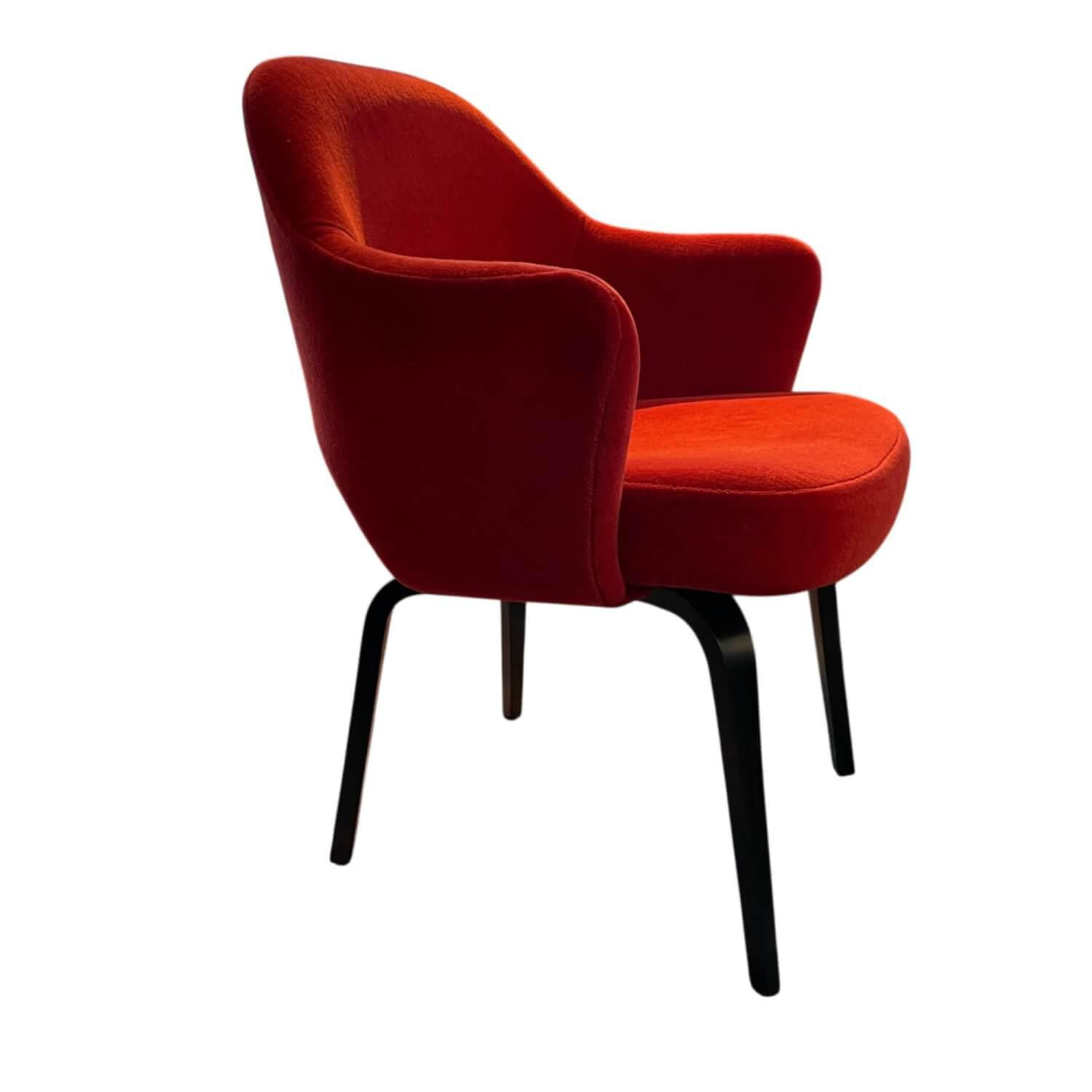 Knoll International - Stuhlsessel Saarinen Conference Chair Stoff B Tomato Knoll Velvet Rot mit Armlehnen - 1