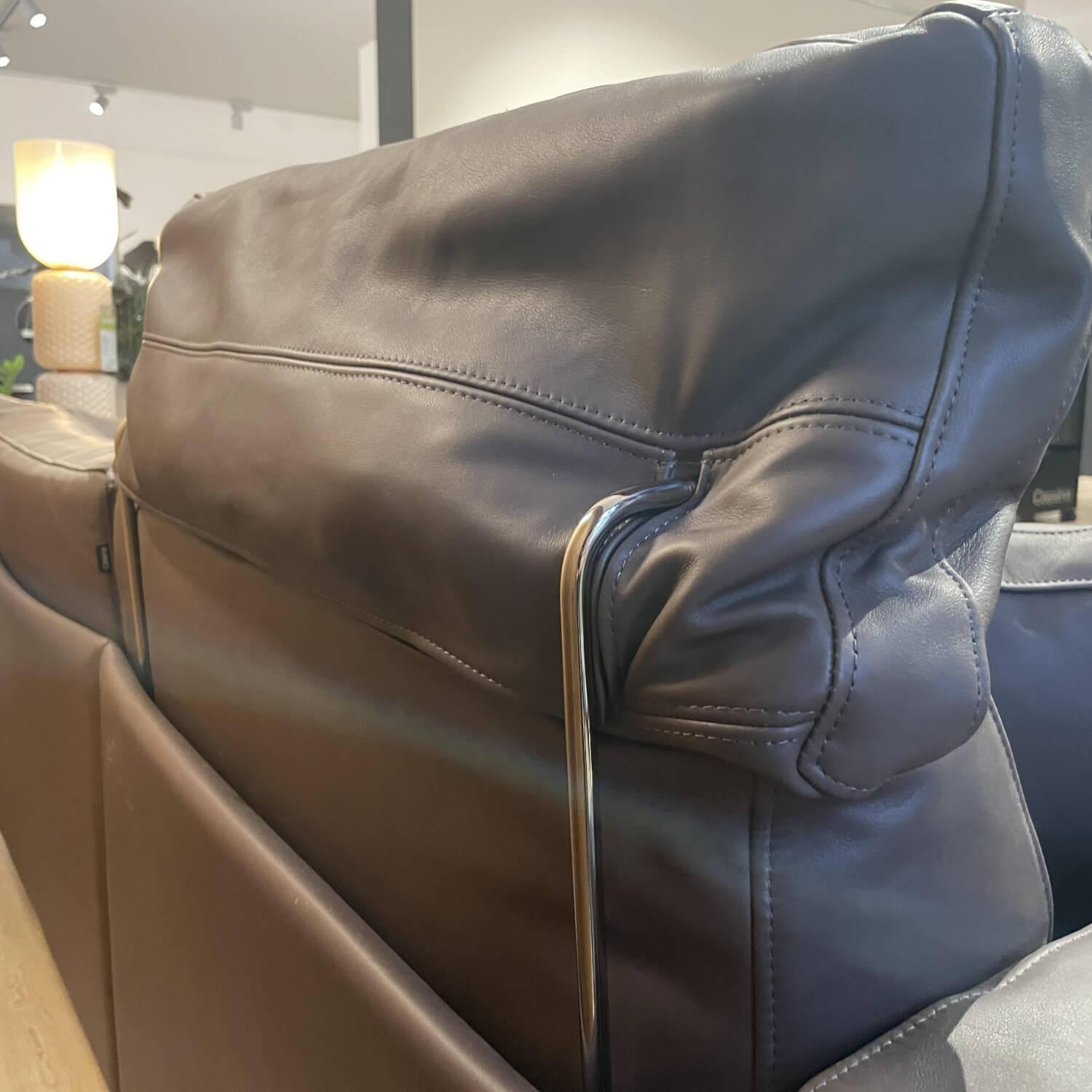 Sofa 8 Bezug Leder ZZ Farbe Moka 13Z367 Gestell Aluminum Glänzend