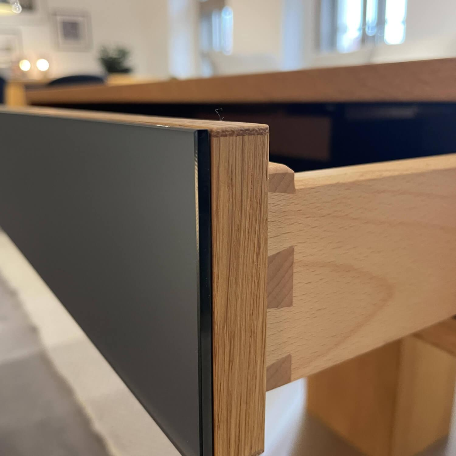 Team 7 - Couchtisch Lift Vollholz Eiche Natur Geölt Lade Glas Stahl Matt Innen Buche - 4