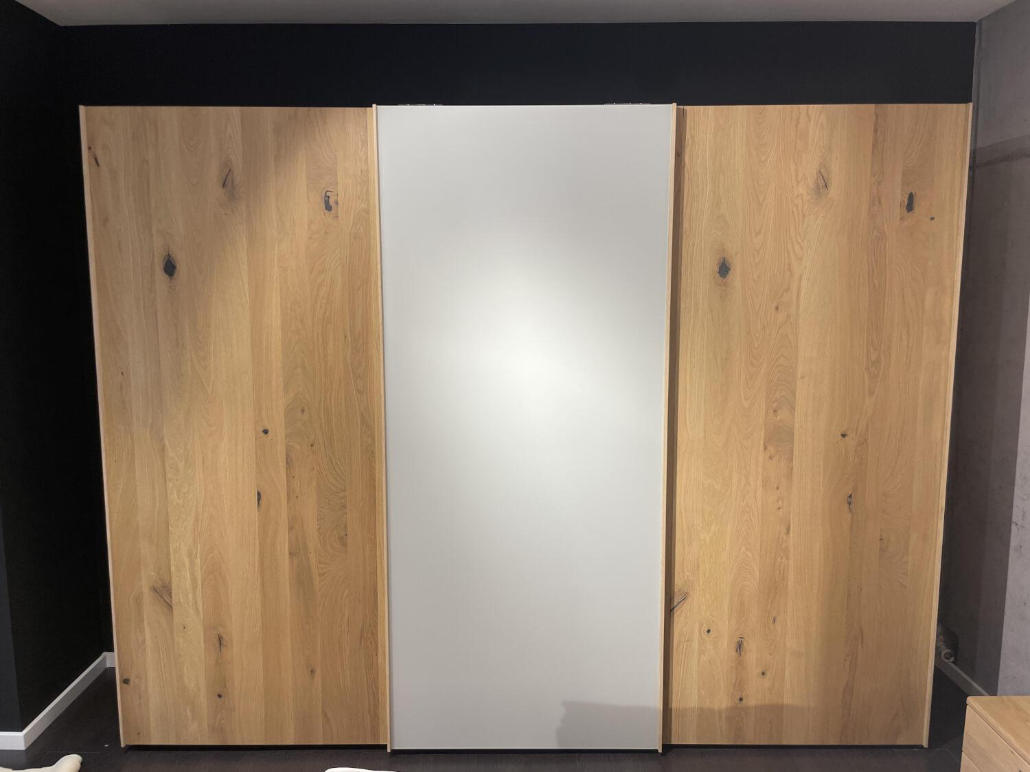 Team 7 - Schwebetürenschrank Soft Eiche Wild Weißöl Farbglas Matt Hellgrau Inklusive Innenleben Und Beleuchtung - 8