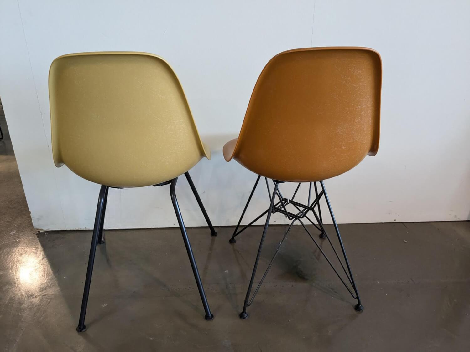 Vitra - 2er Set Eames Fiberglass Sidechair DSX Und DSR Sitzschale Light Ochre Hellbraun Und Dark Ochre Braun Gestell Metall Pulverbeschichtet Schwarz - 7