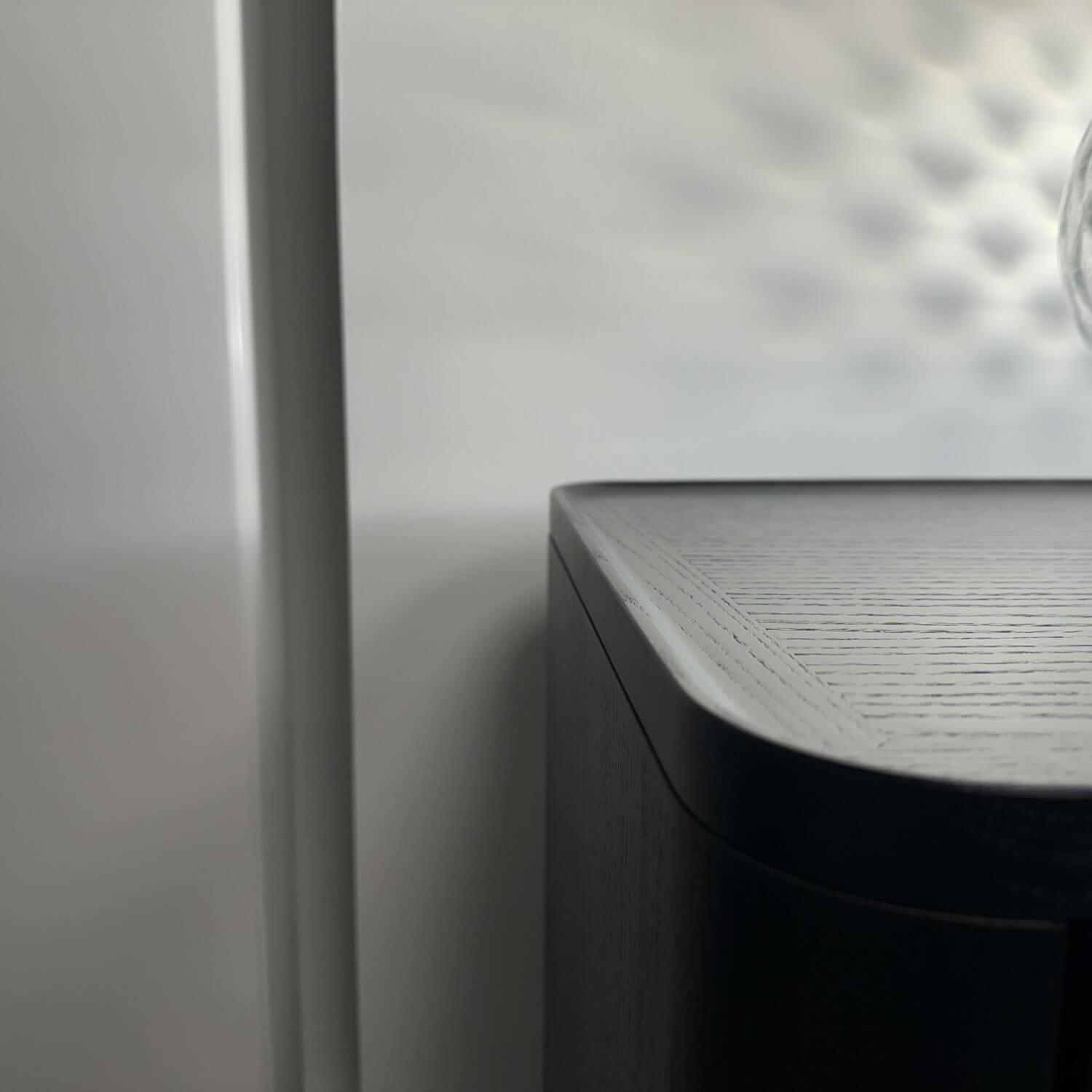 Bielefelder Werkstätten - Sideboard Allure Eiche Tiefschwarz Lackiert Innen Flaschengrün Türen Aluminium Glas - 5