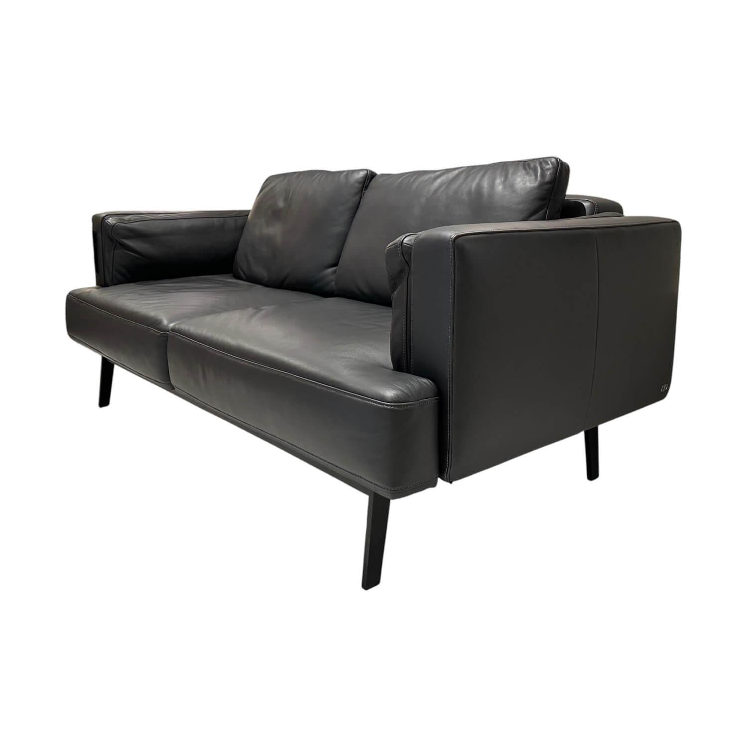 De Sede - Funktionssofa DS 747 Leder Touch 02 Umbra Schwarz Fuß Stahl Schwarz Armlehne Mit Kissenoptik - 1