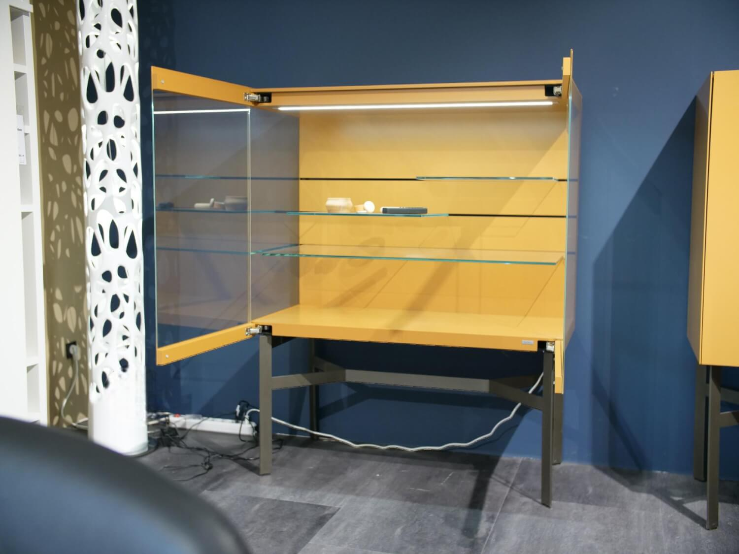 Interlübke - Vitrine Just Cube Light Glas Masala Gelb Gestell Lack Bronze Metallic - 4