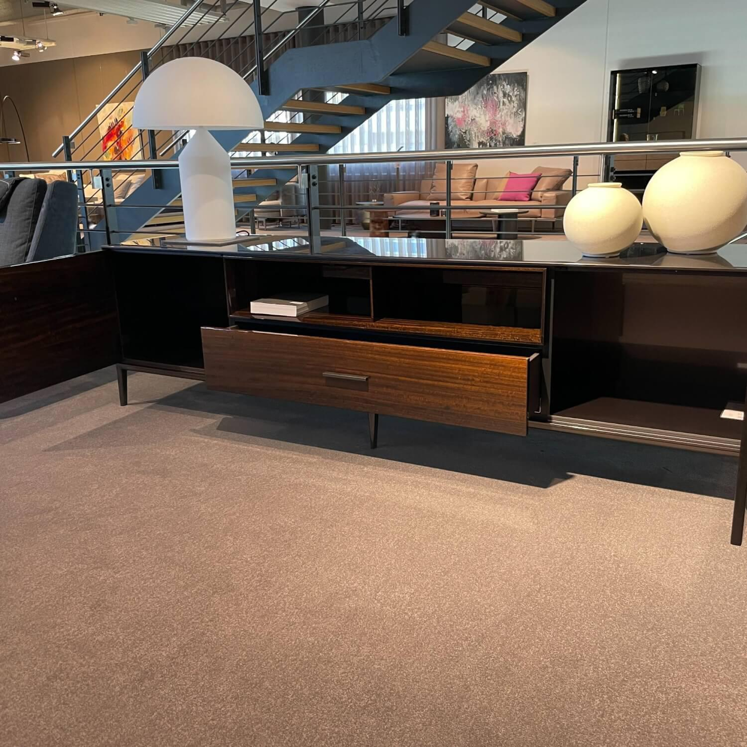 B&B Italia - Sideboard Eucalipto Front Eukalyptus Glänzend Acrylharzbezug Schwarz - 12