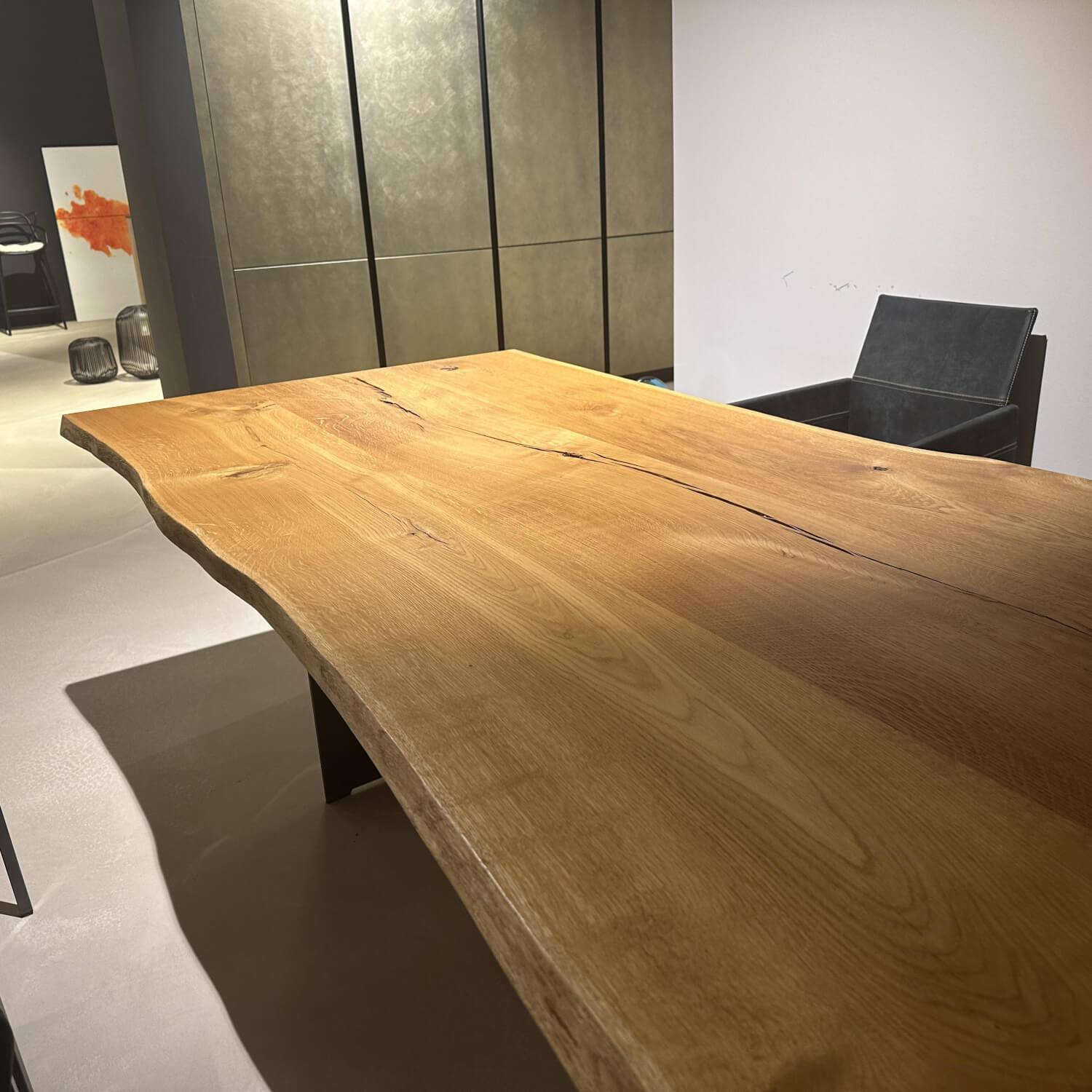 Paul Lindberg - Stammtisch Ruvio Planke Platte Eiche Wild Mitt Offenen Ästen Und Rissen Gestell Metall Bronze Lackiert - 3