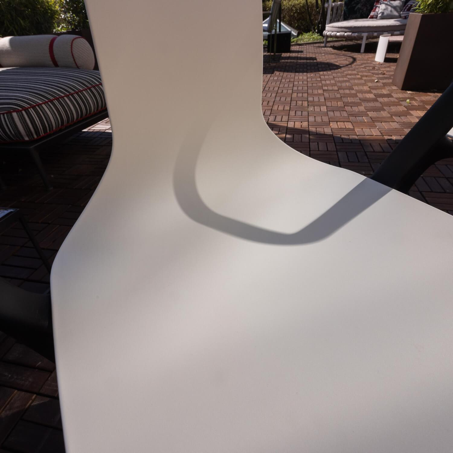 4er-Set Stuhl Outdoor Belleville Sitzschale Plastik Creme Gestell Kunststoff Tiefschwarz
