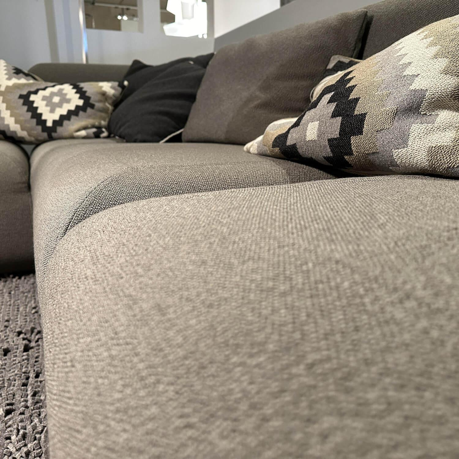 Brühl - Ecksofa All Together 73620 Stoff 3677 95 Grau Inklusive Kissen Und Hocker - 10