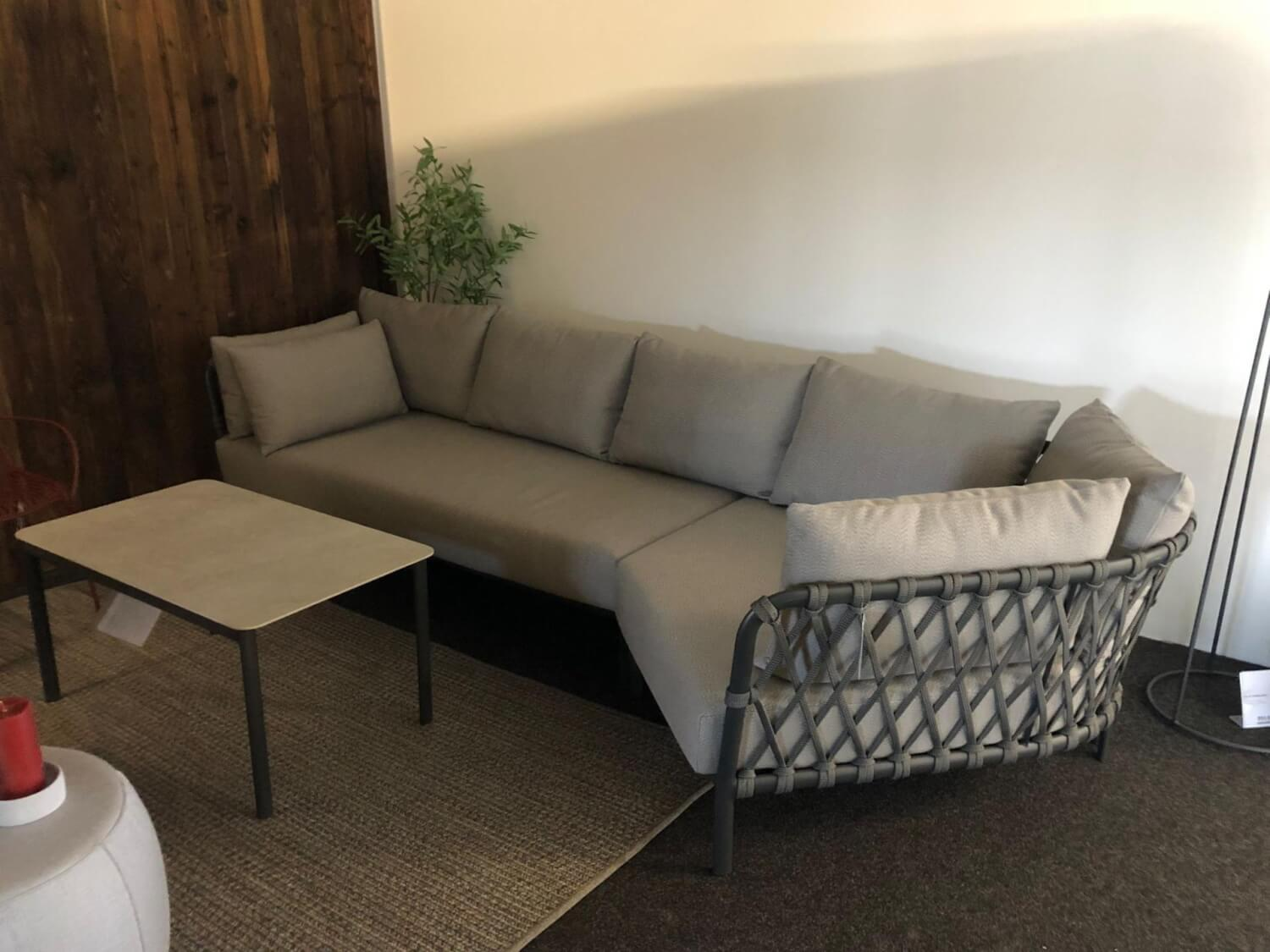 Solpuri - Outdoor Sofa Caro Stoff Calcutta Silver Grau Geflecht Weitmaschig Anthrazit Mit Lounge Tisch Keramik - 2