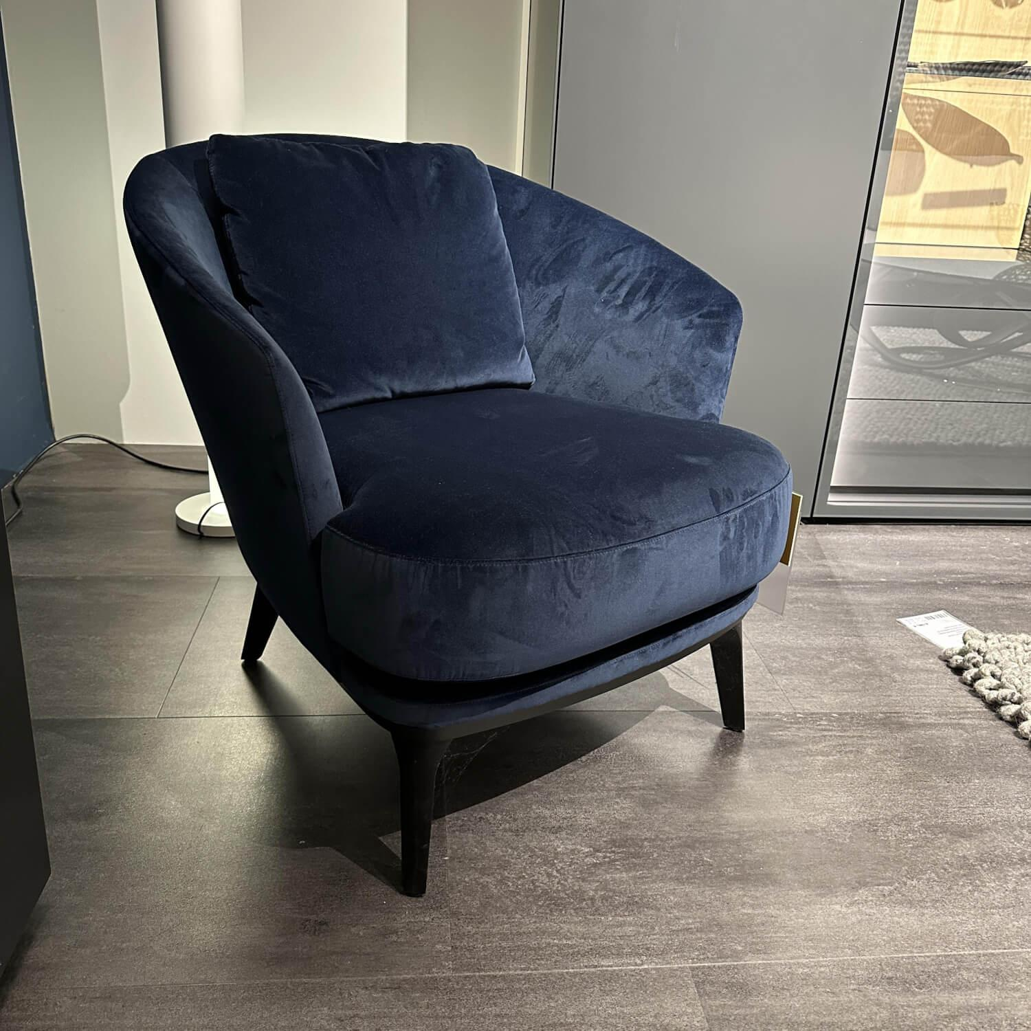 Bielefelder Werkstätten - Sessel Amy In Stoff Blau Gestell Schwarz Gebeizt Mit Losem Rückenkissen - 3