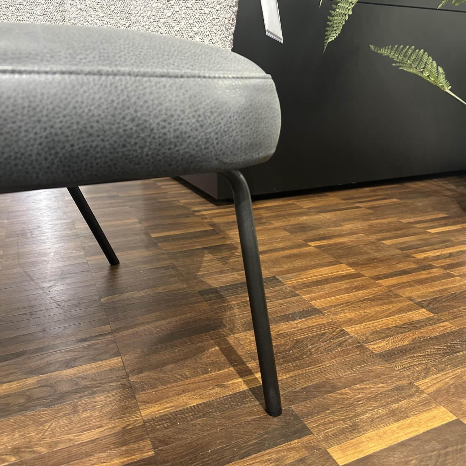 KFF - Sessel Gaia Lounge Sitz Leder Rawhide Schwarz Rücken Stoff Ascot Toffee Beige Gestell Metall Schwarz - 3