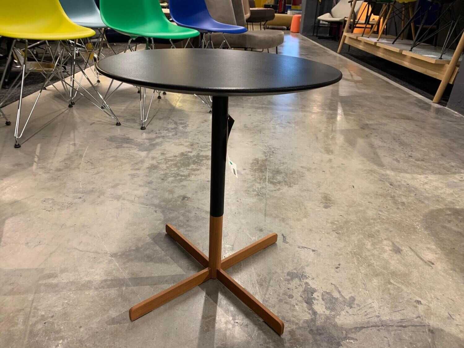 poltrona-frau-couchtisch-bob-mit-leder-schwarz-bezogen-gestell-nussbaum-9384c2f95203NHfmtbmBdtrfX Poltrona Frau - Couchtisch Bob mit Leder Schwarz bezogen Gestell Nussbaum - 2
