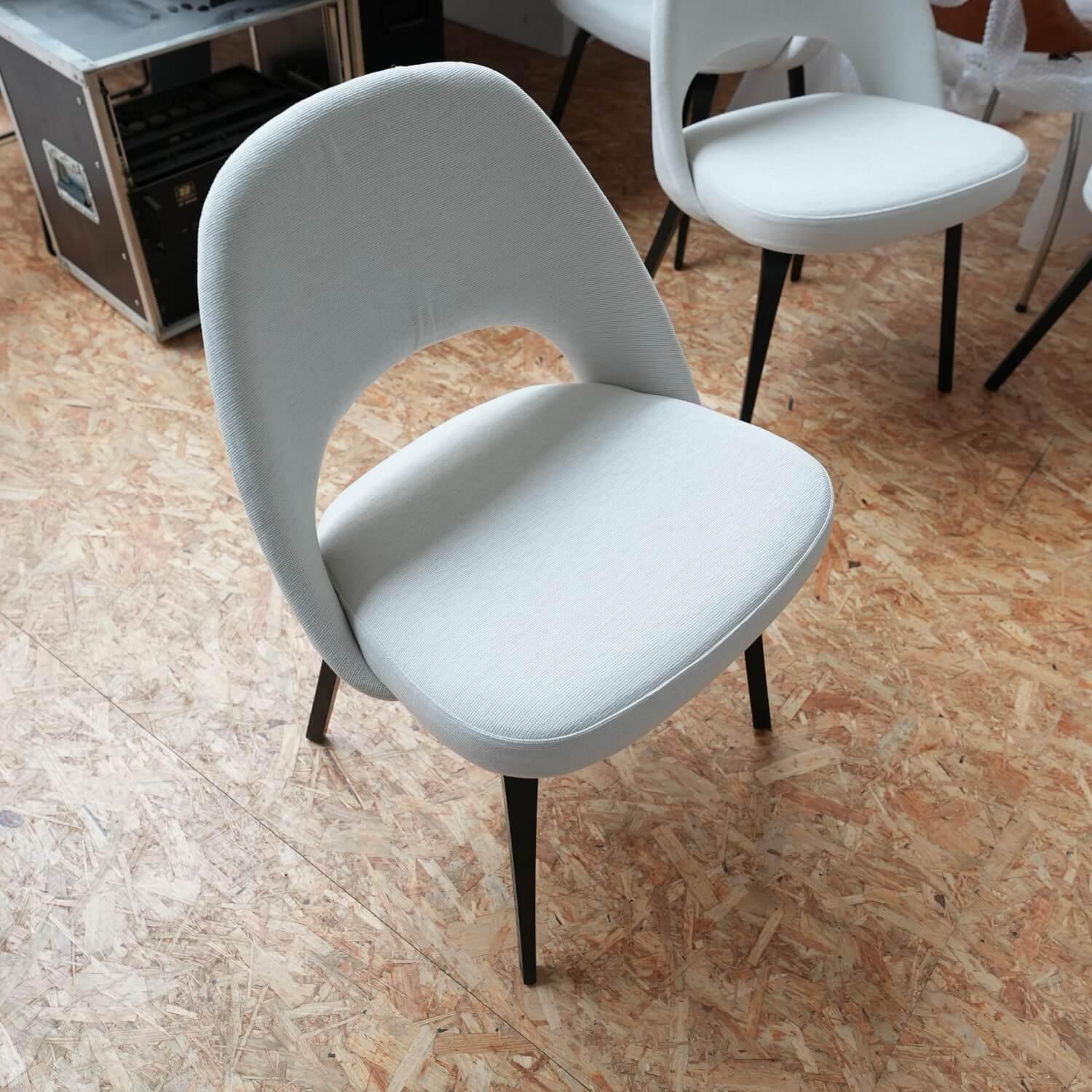 Knoll International - 6er-Set Stuhl Saarinen Kollektion Relax Bezug Stoff Dream 201DR Ivory Creme Stuhlbeine Eiche Ebenholz Gebeizt - 8