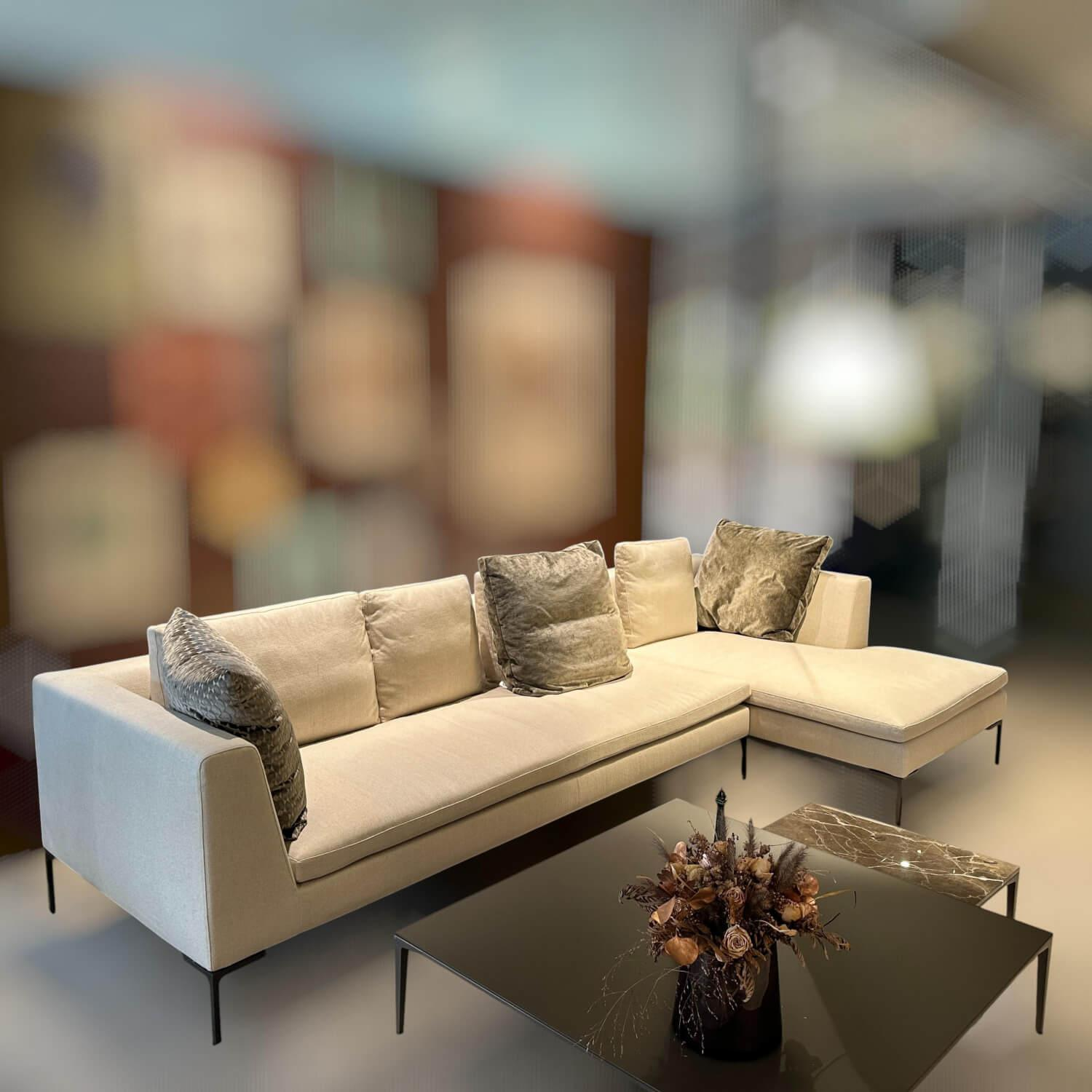 B&B Italia - Ecksofa Charles Stoff Salemi Beige Füße Aluminiumguss Schwarz Verchromt inkl. Dekokissen - 7