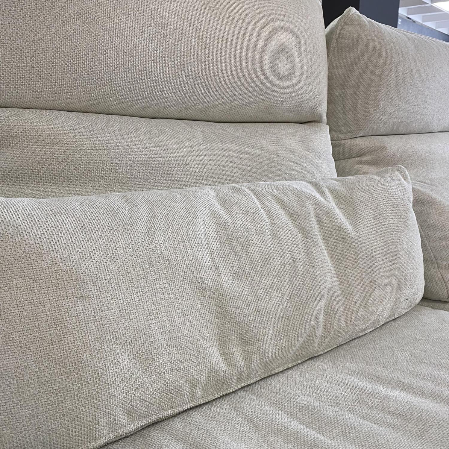 Hukla - Ecksofa Henner Stoff Cyber Cyber Natur Grau Beige Creme Gestell Und Füße Edelstahl Lackiert Schwarz Mit Elektrischer Fußablage Inklusive Hocker Und 4 Kissen - 13