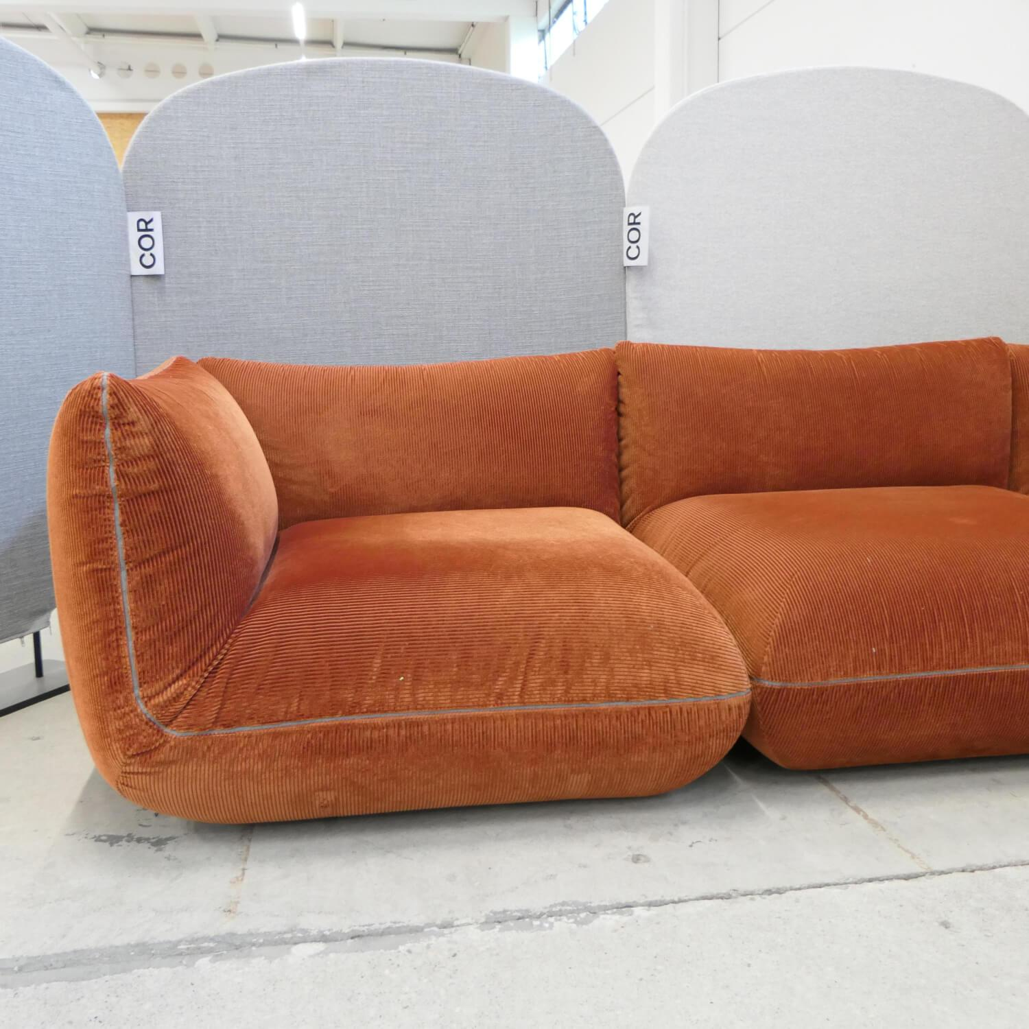 COR - Sofa Jalis 21 Stoff 9072 Kürbis Orange Rot Nahtband 5091 Mittelgrau - 3