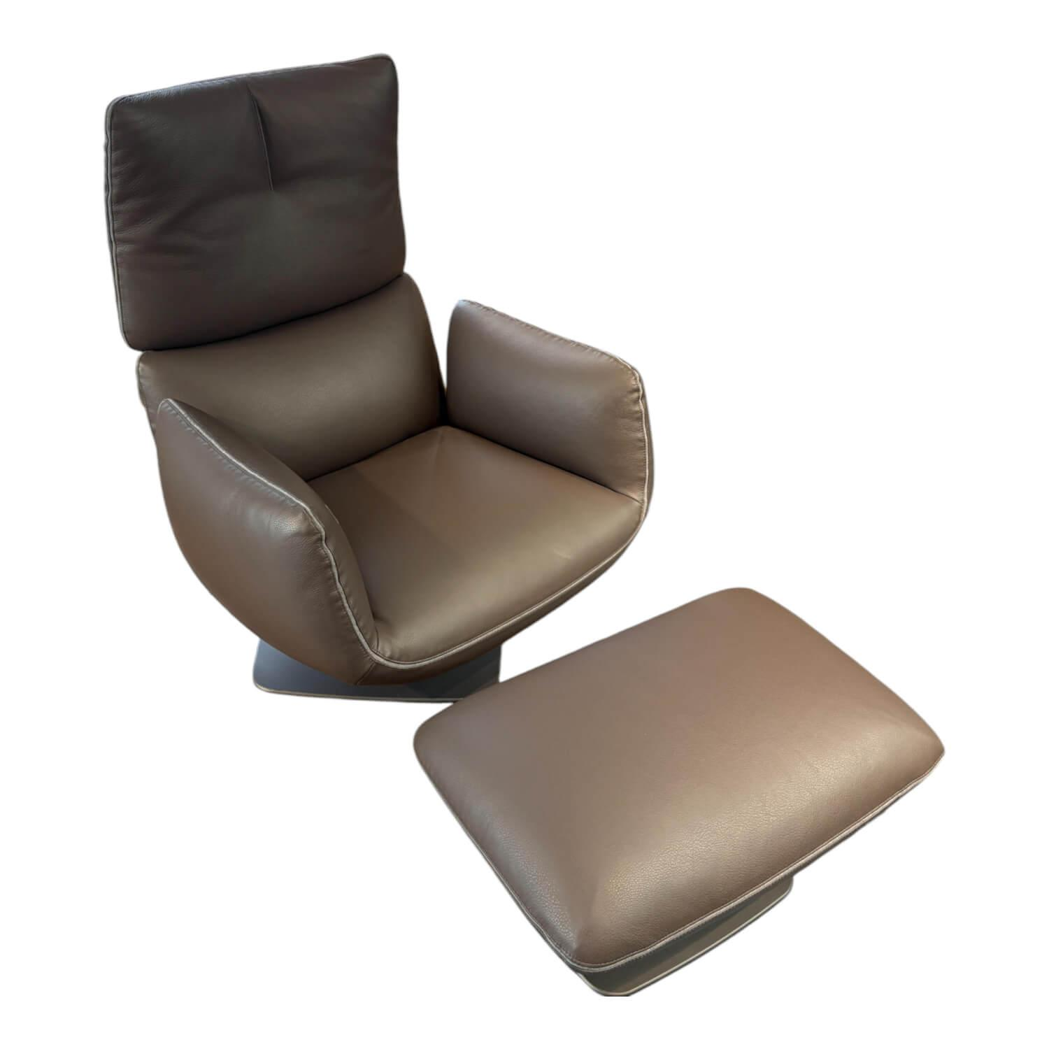 COR - Sessel Jalis Lounge Leder 246 Schoko-Grau mit Hocker - 1