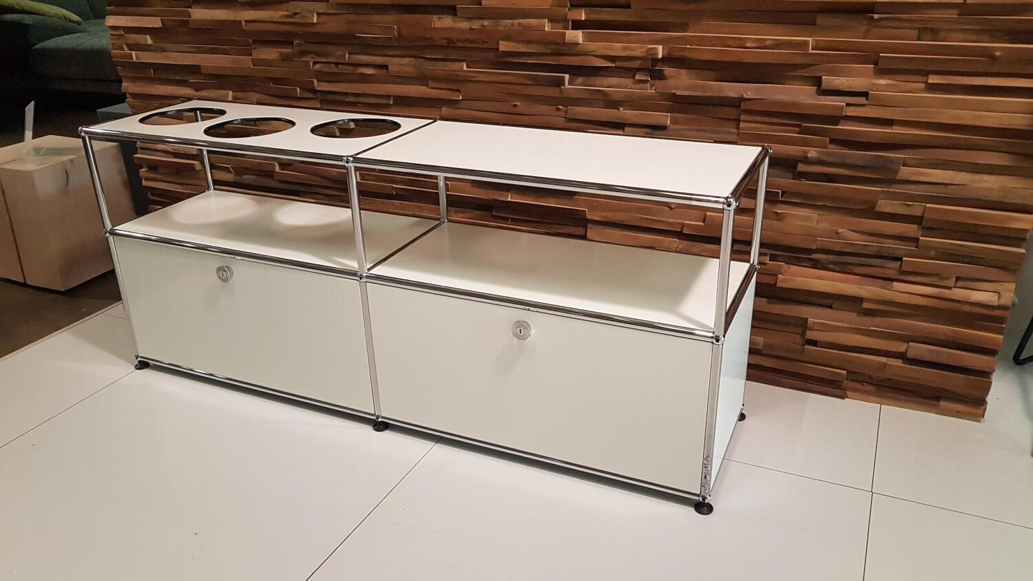 USM Haller - Sideboard Weiß mit drei Pflanzentöpfen Terrakotta - 5