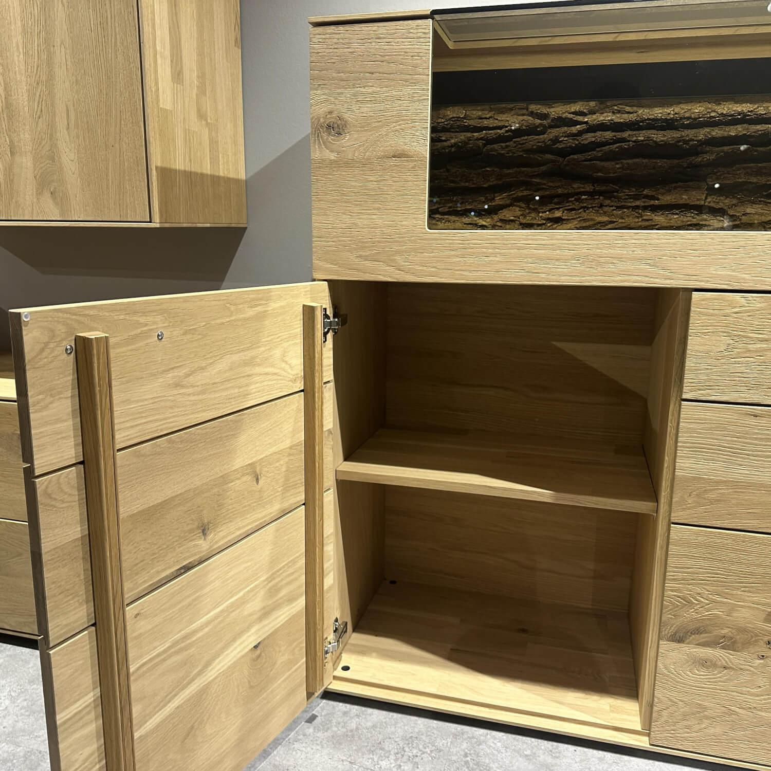 Hartmann - Highboard Runa Kerneiche Natur Gebürstet Mit Applikation Rinde Mit Beleuchtung - 2