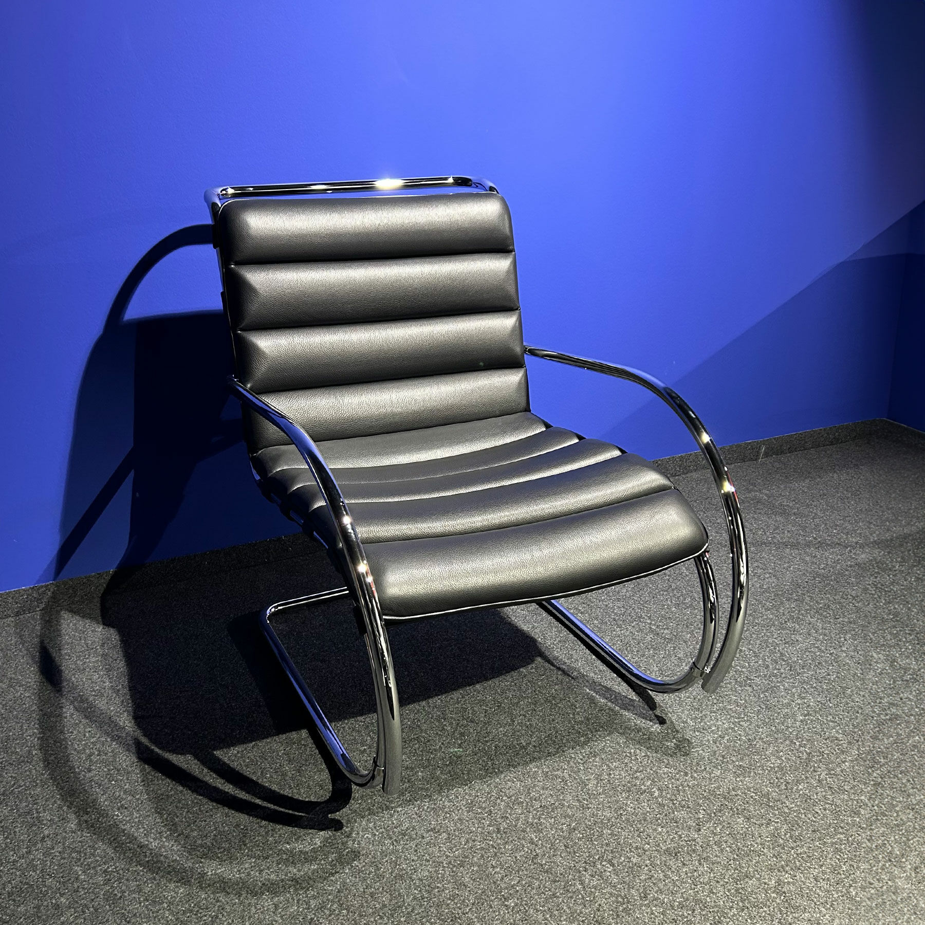 Knoll International - Sessel Bauhaus Edition Leder Bellagio BEL01 Schwarz Gestell Cromo Lucido - 2
