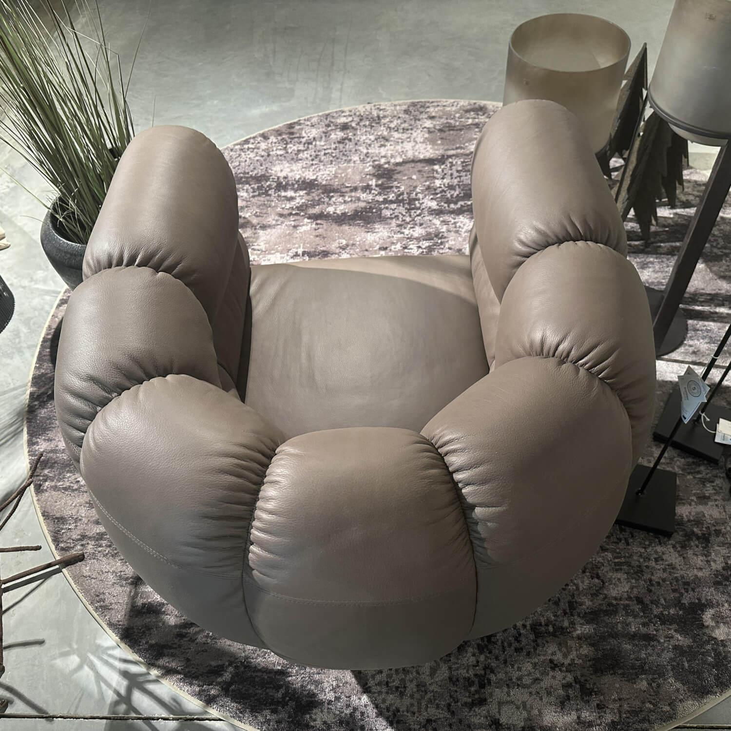 Brühl - Sessel Magnolia Anilinleder 5707 85 Pearl Braun Fuße Metall Schwarz Pulverbeschichtet - 2