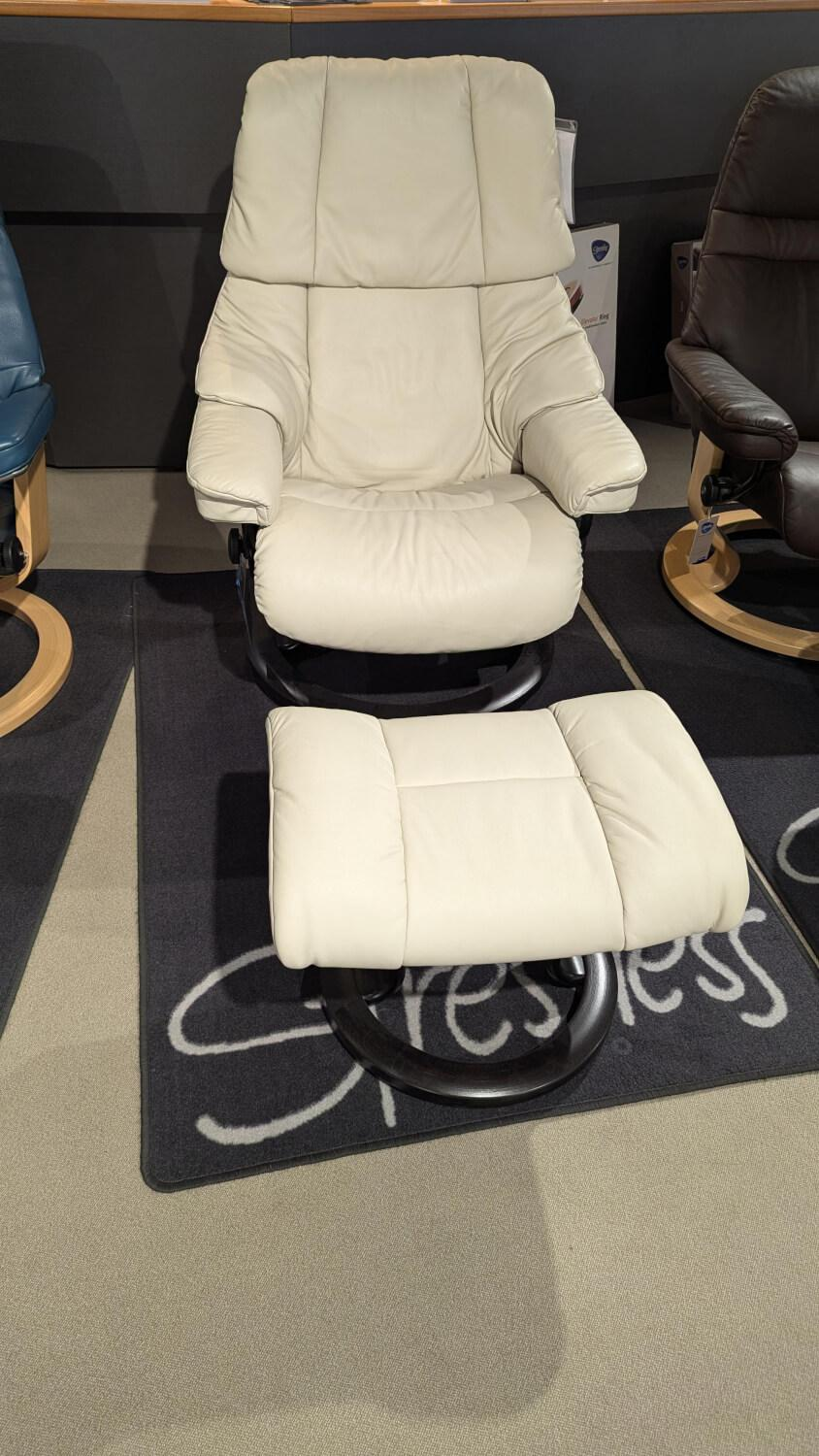 Stressless - Sessel Reno M Leder Paloma Light Grey Grau Gestell Classic Wenge Schwarz Mit Hocker - 4