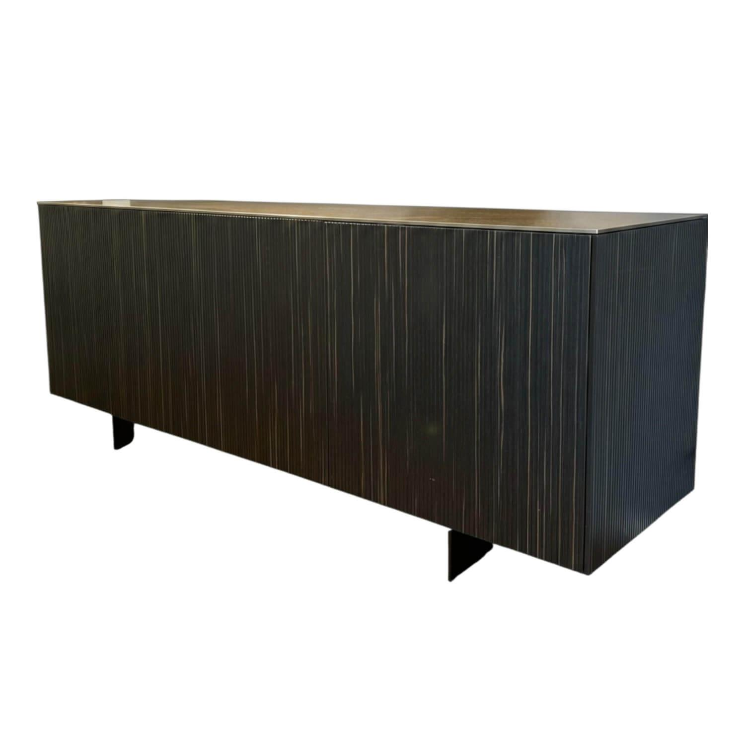 Kettnaker - Sideboard Soma Front Relief Maron Braun Abdeckplatte Alu Bronzehell Wangengestell Schwarz - 1