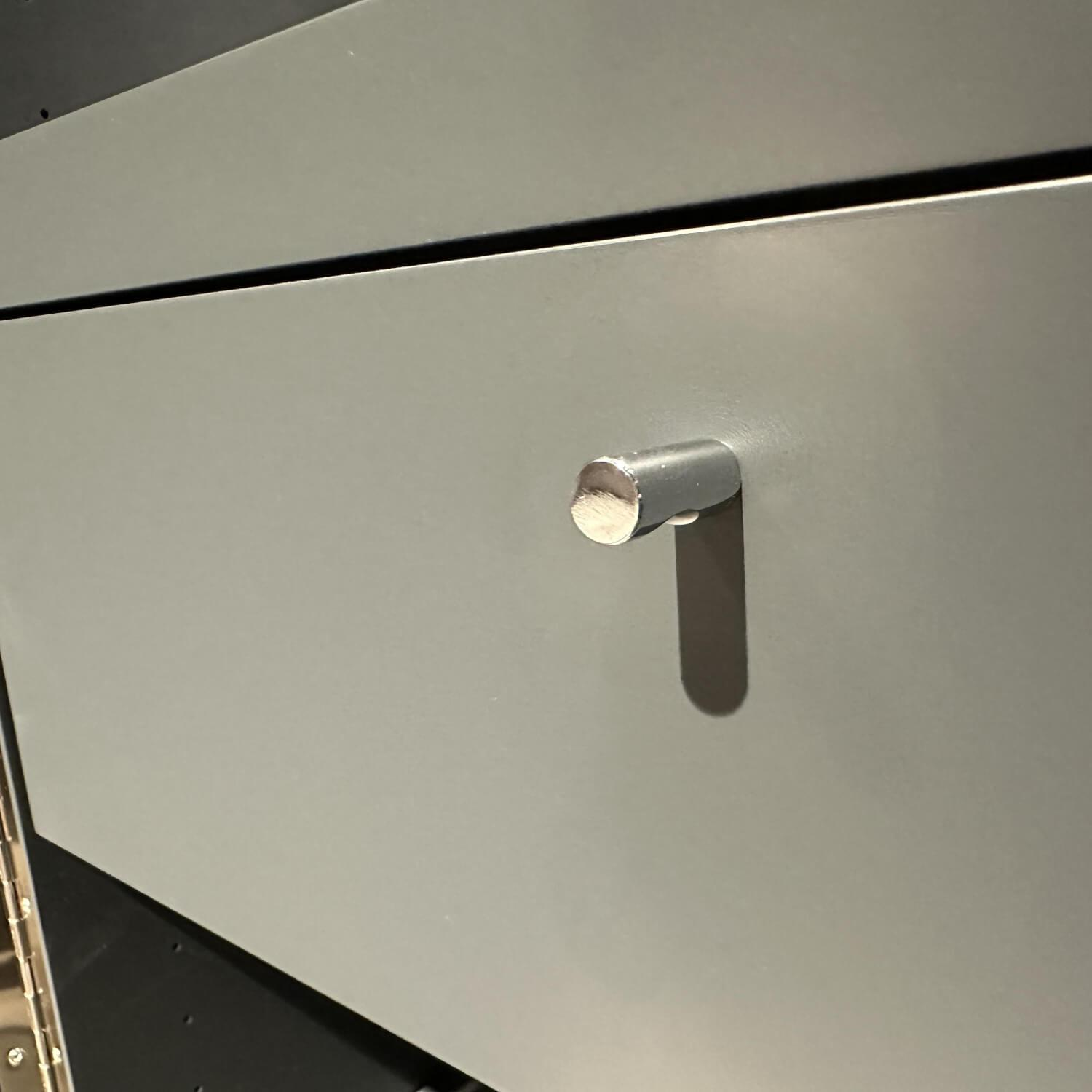 KMK - Barschrank Maxim 2-Türig Lack Anthrazit Matt Und Hochglanz RAL 7016 - 2