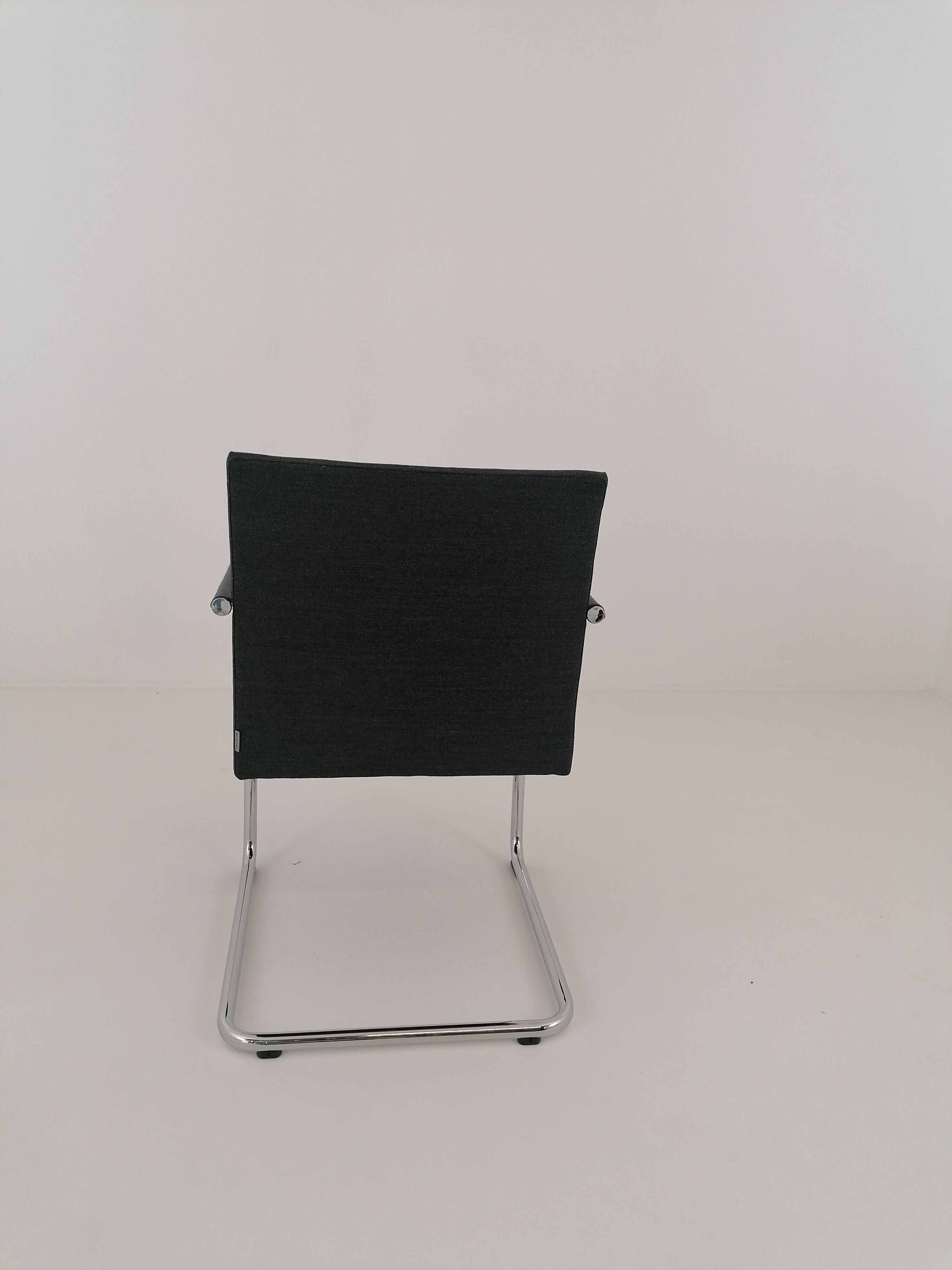 Walter Knoll - Freischwinger George Stoff Gabriel Crisp 4013 Schwarz Gestell Hochglanz Verchromt Mit Kunststoffgleitern - 4