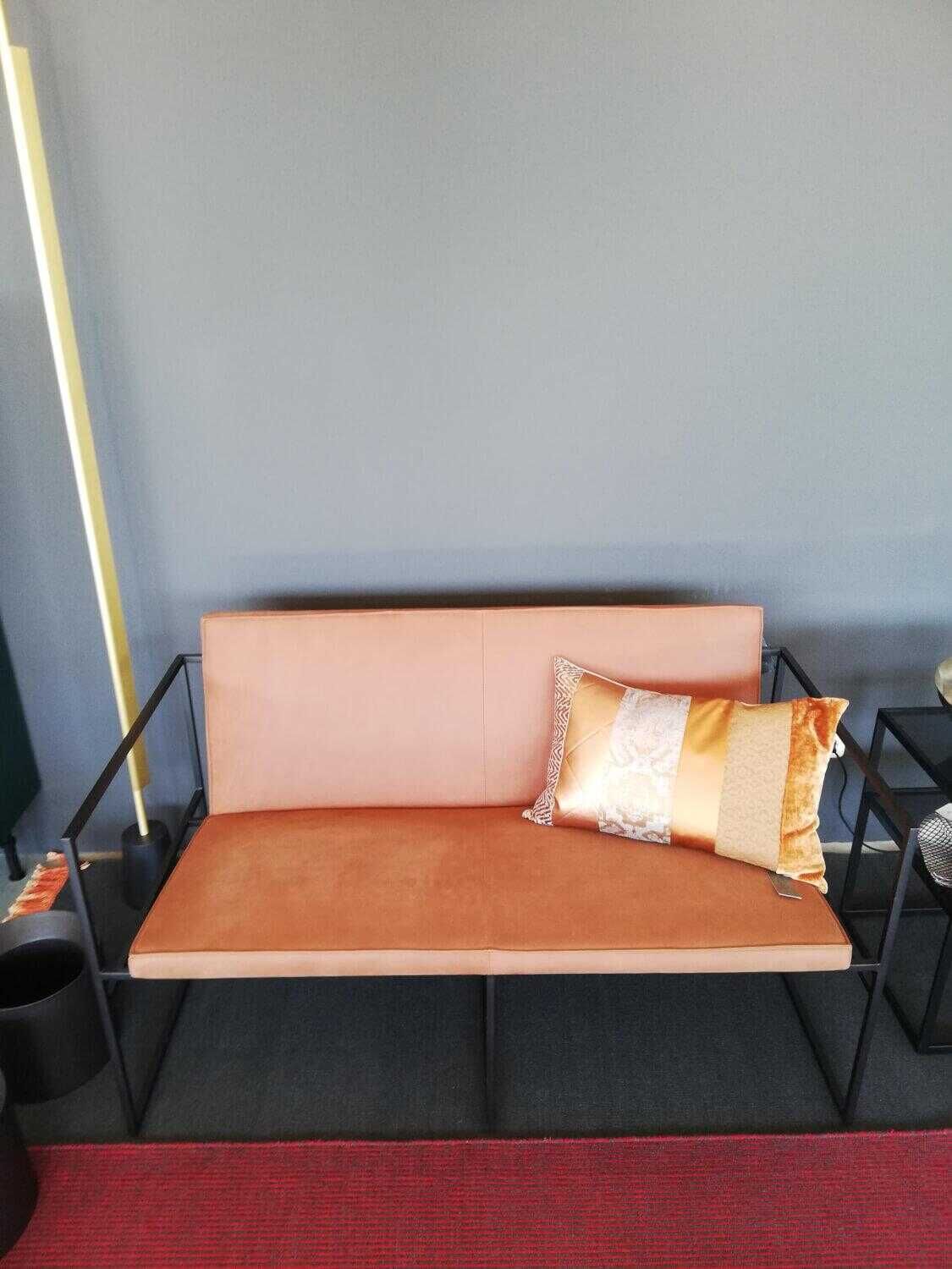 Brühl - Bank Grace Piped 2 Leder Taron 5668 45 Braun Gestell Schwarz - 5