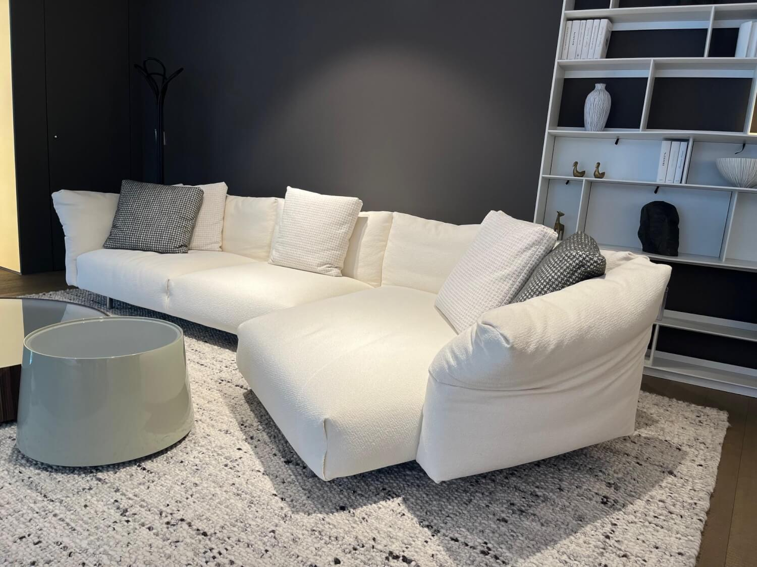 B&B Italia - Sofagruppe Dambo Stoff 2840100 Lissy Weiß Füße 0189A Alu Glanzpoliert Inklusive Kissen - 2