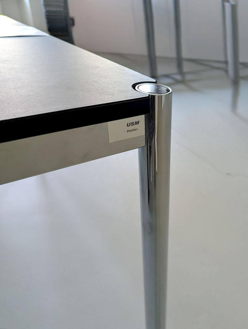USM Haller - Schreibtisch USM Haller Linoleum Schwarz Füße Chrom - 2