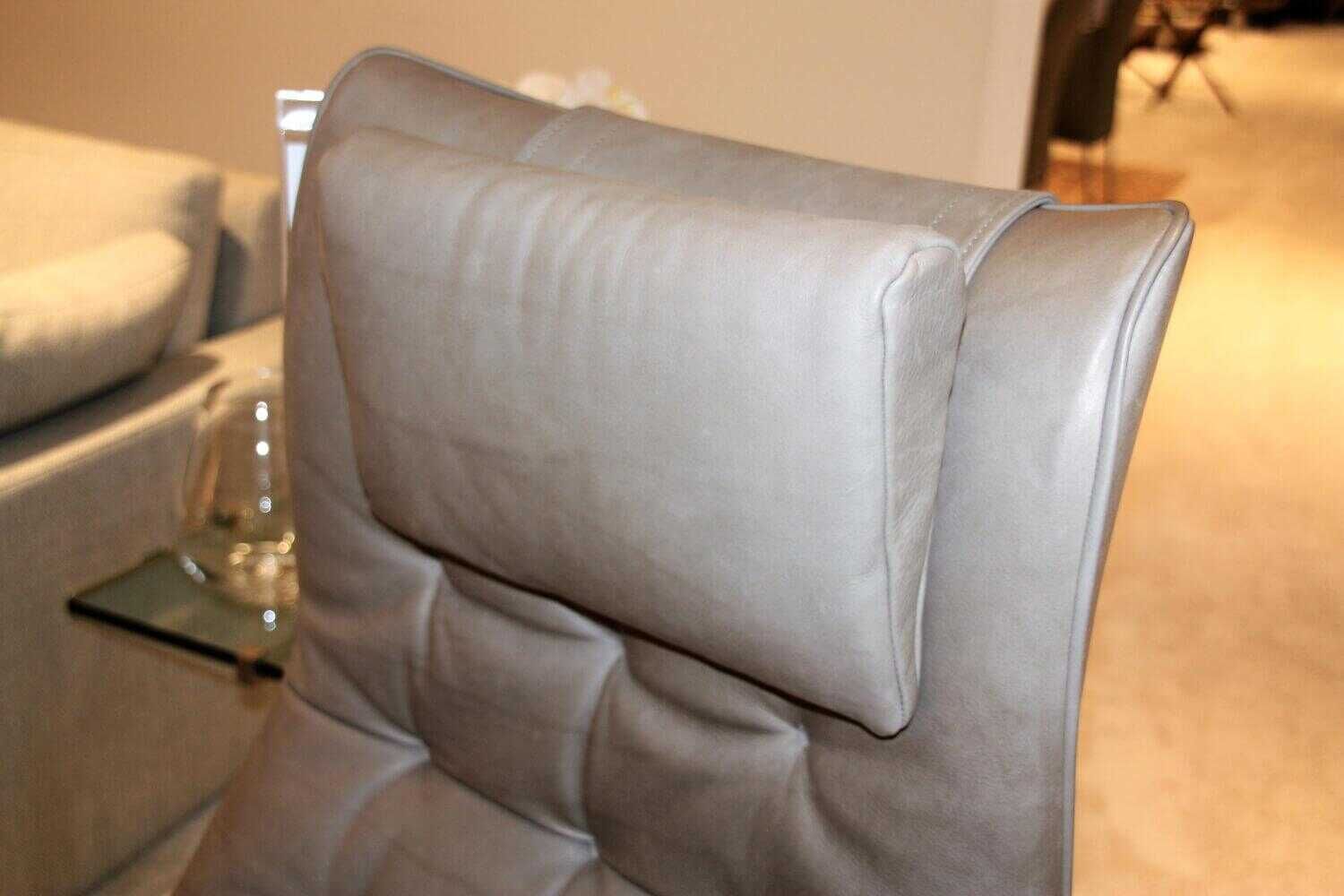jori-relaxsessel-square-medi-leder-grau-mit-liegefunktion-und-nackenkissen-bb43d62dd5ab5c6d4bcd43654 Jori - Relaxsessel Square Medi Leder Grau mit Liegefunktion und Nackenkissen - 4