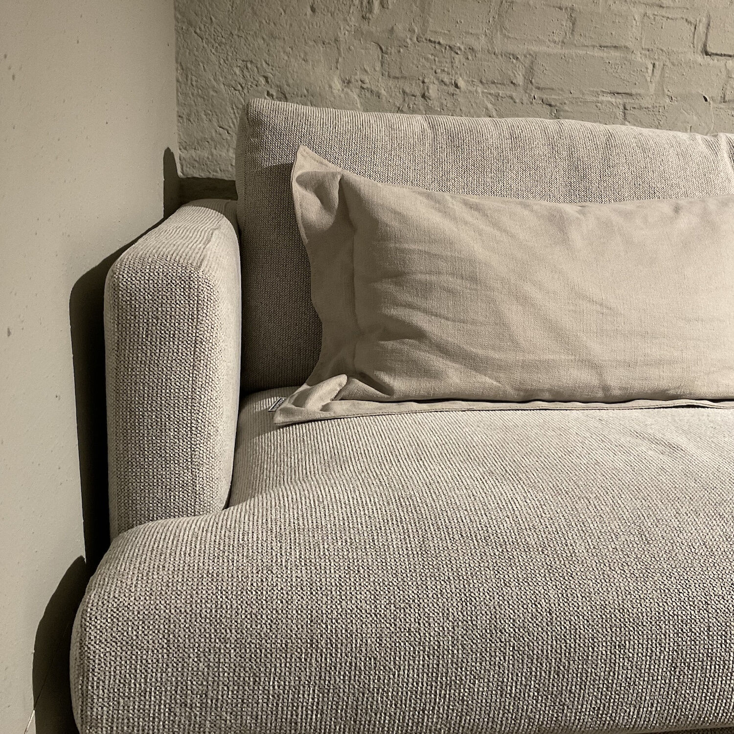 Casamobile Living - Ecksofa Britt Stoff 2 Sneak Natur Beige Füße Metall Inklusive Kissen - 9