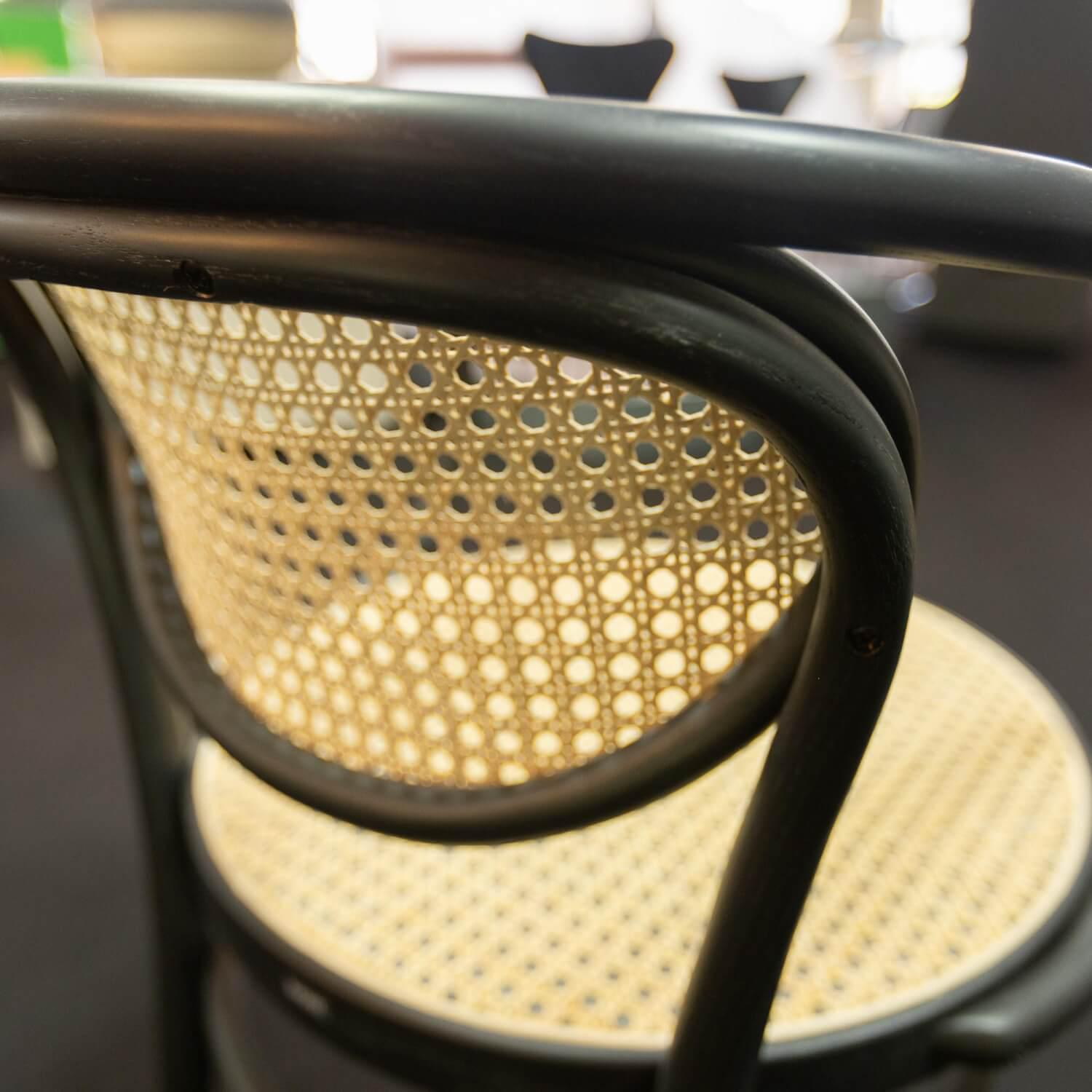 Thonet - Stuhl 210R Pure Rohrgeflecht Mit Verstärkungsgewebe Untergestell Esche Schwarz Lackiert - 11